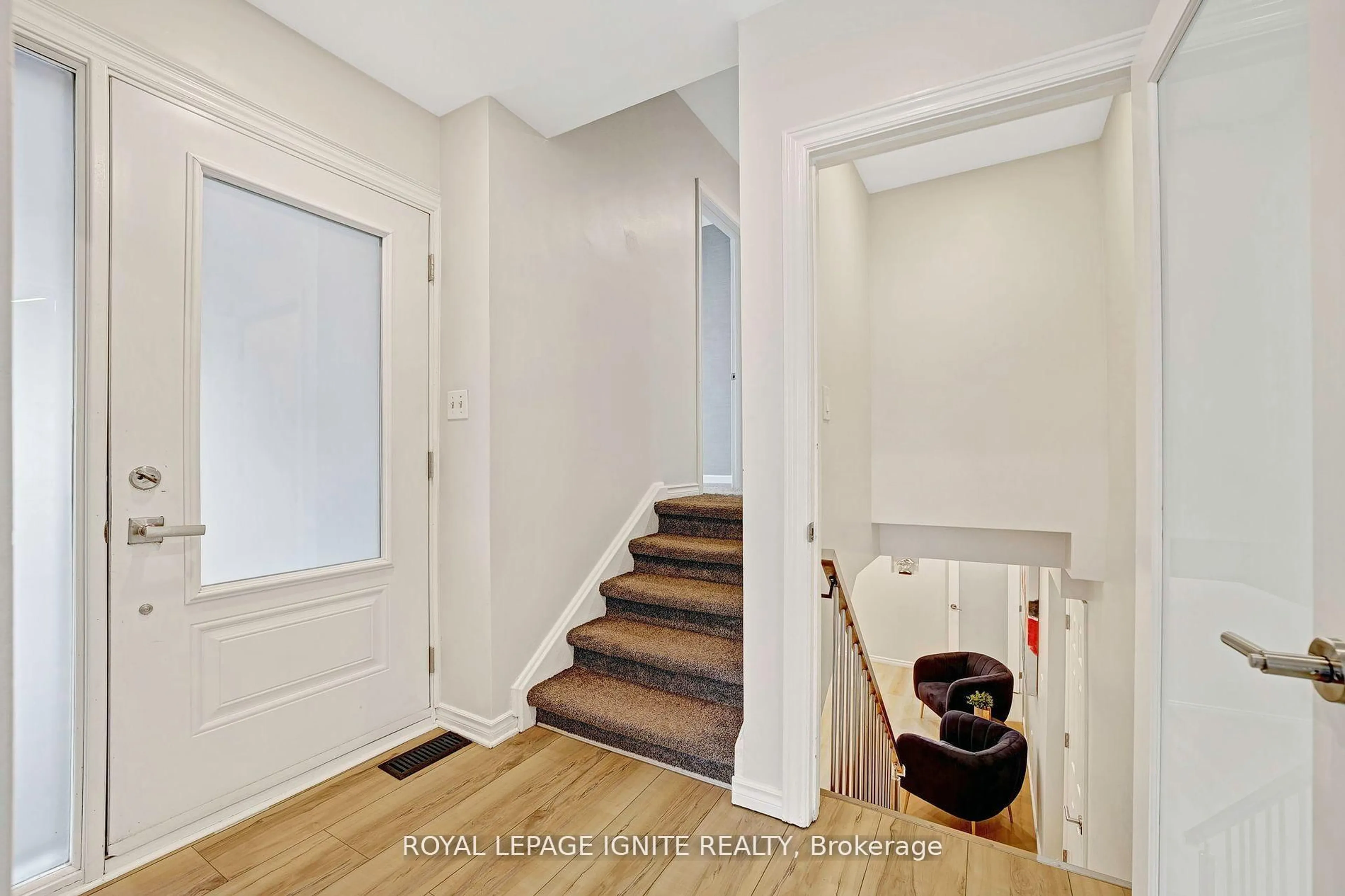 Indoor entryway for 47 Deerfield Rd, Toronto Ontario M1K 4X2