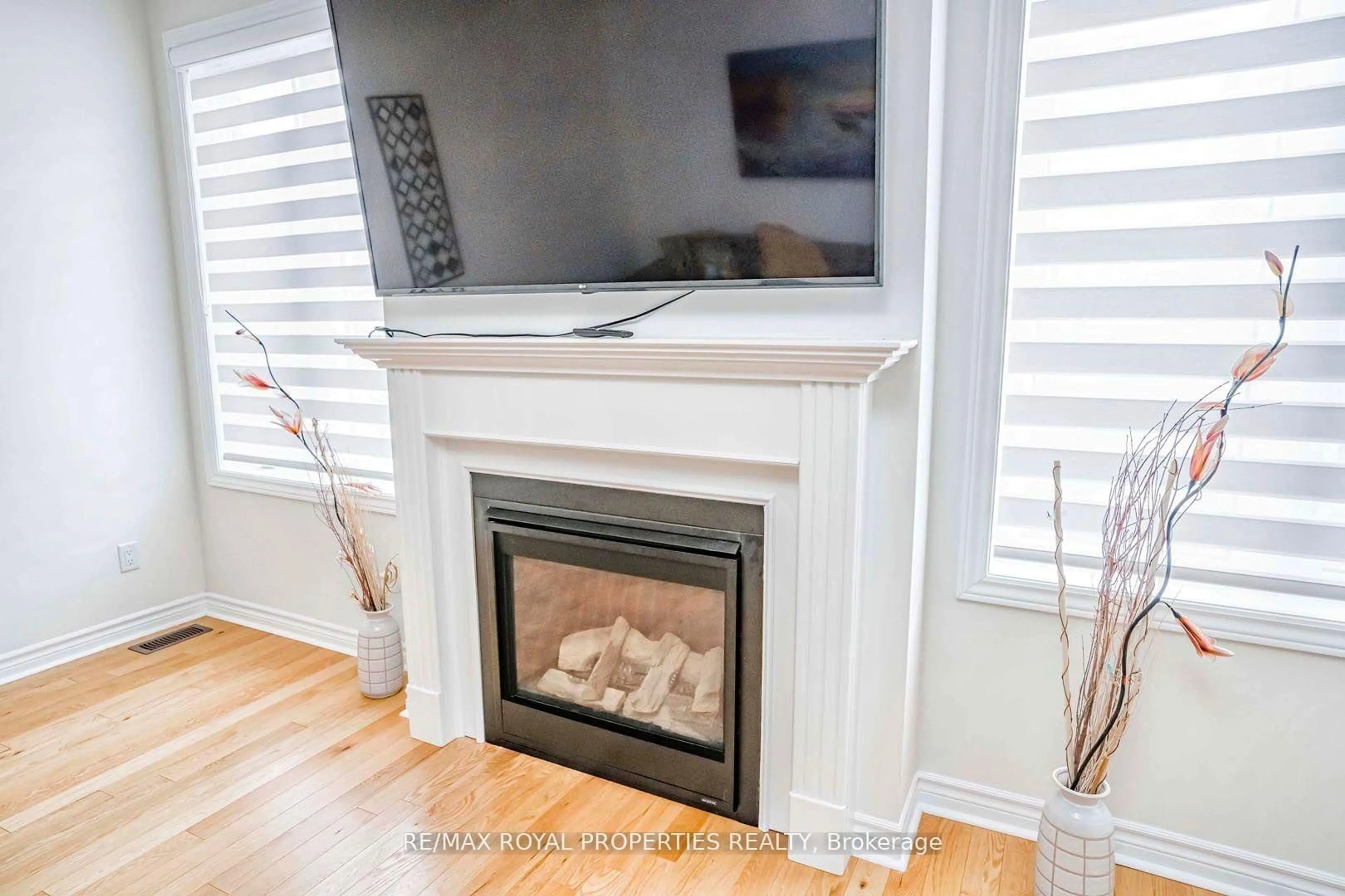 Unknown for 1877 Castlepoint Dr, Oshawa Ontario L1K 0M9