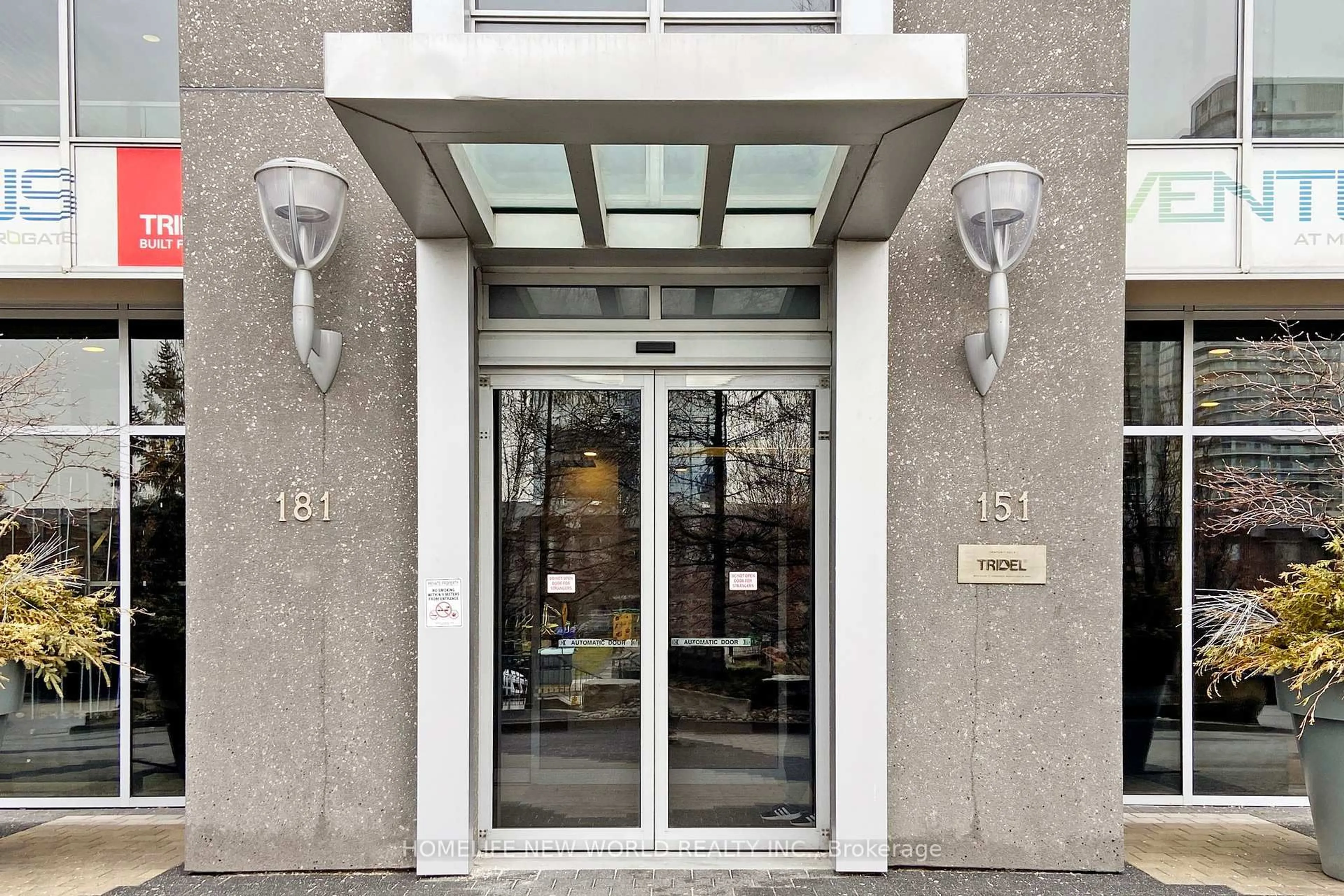 Indoor foyer for 151 Village Green Sq #501, Toronto Ontario M1S 0K5