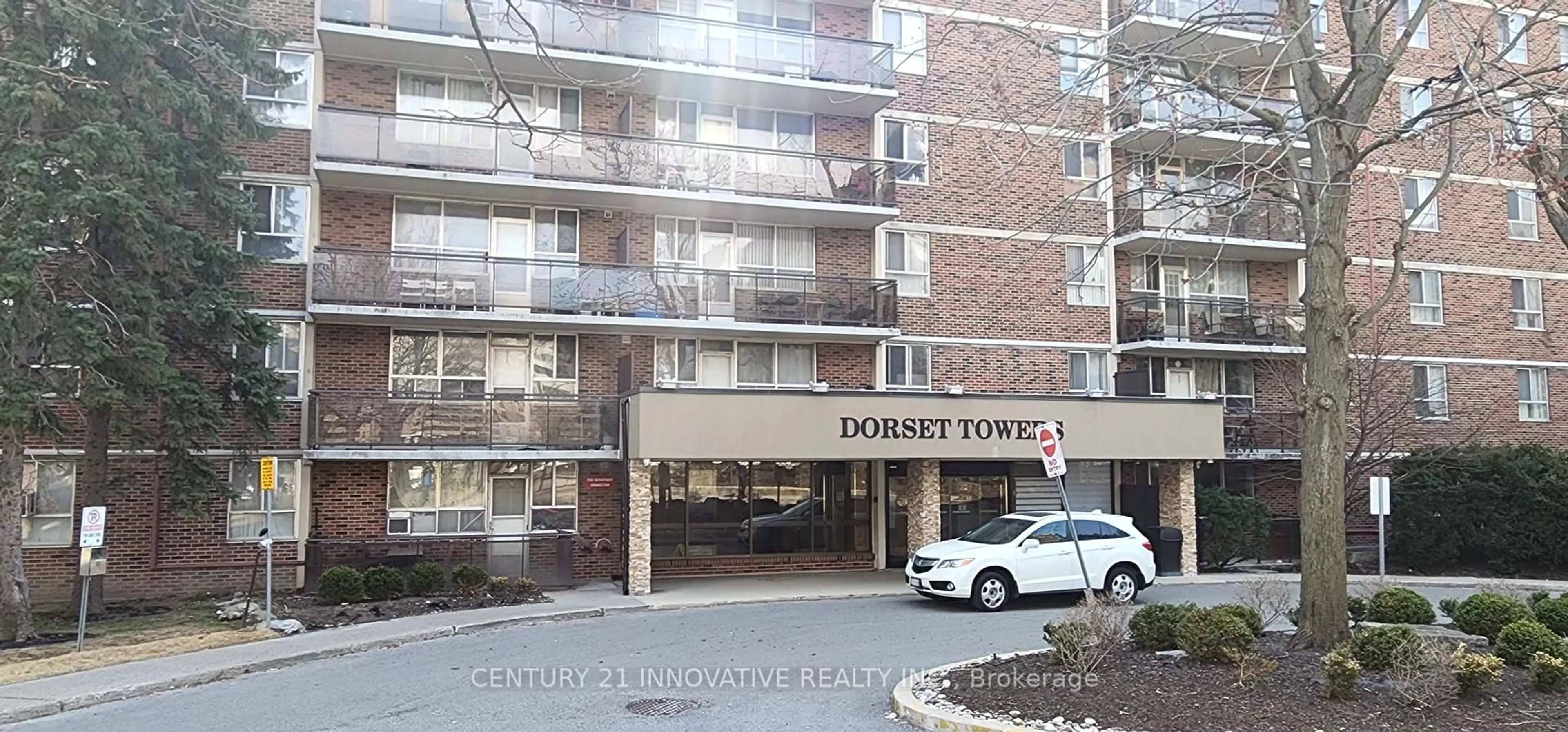 Indoor foyer for 1950 Kennedy Rd #405, Toronto Ontario M1P 4S9