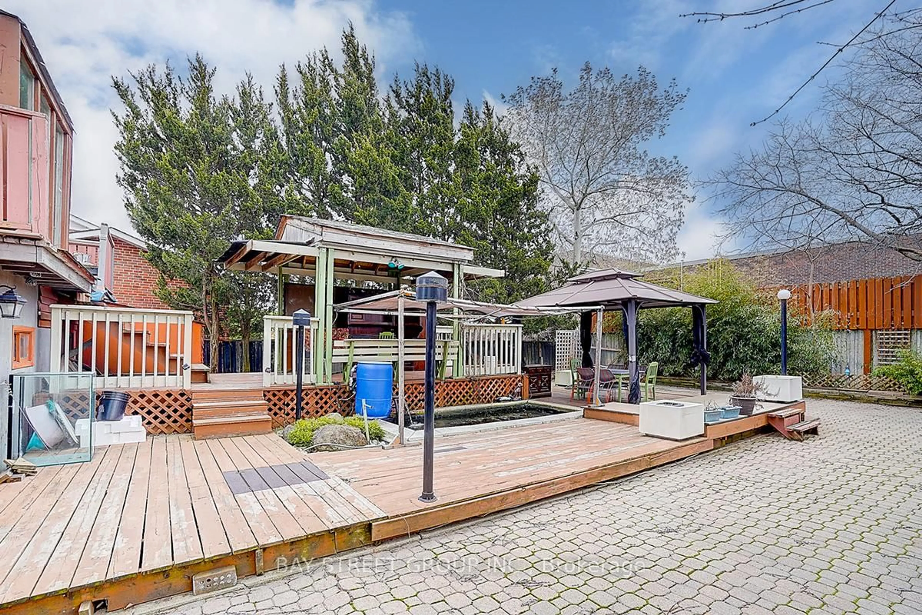 Patio, street for 4 Summerton Pl, Toronto Ontario M1T 2K7