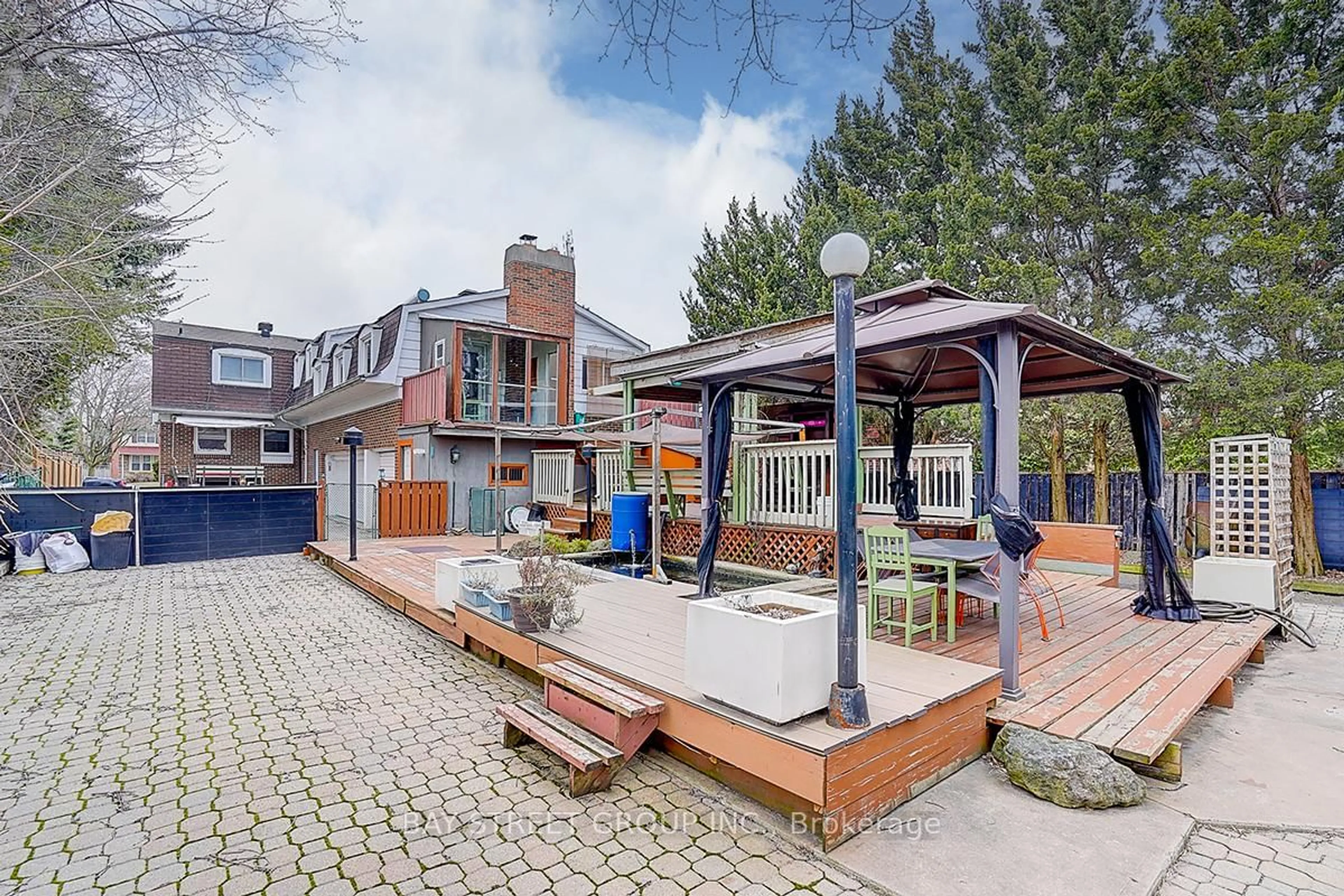 Patio, street for 4 Summerton Pl, Toronto Ontario M1T 2K7