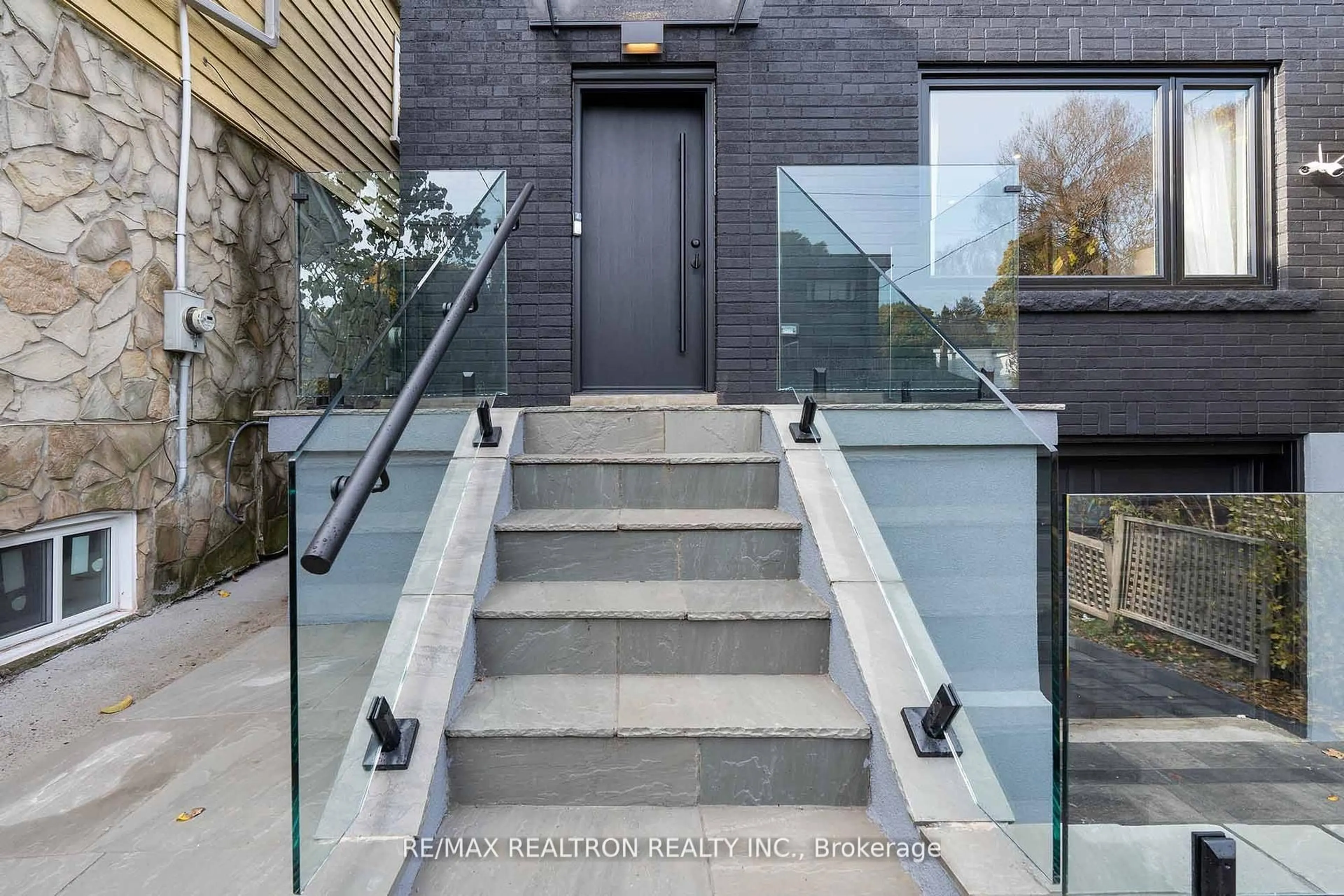 Stairs for 254 Hastings Ave, Toronto Ontario M4L 2M1