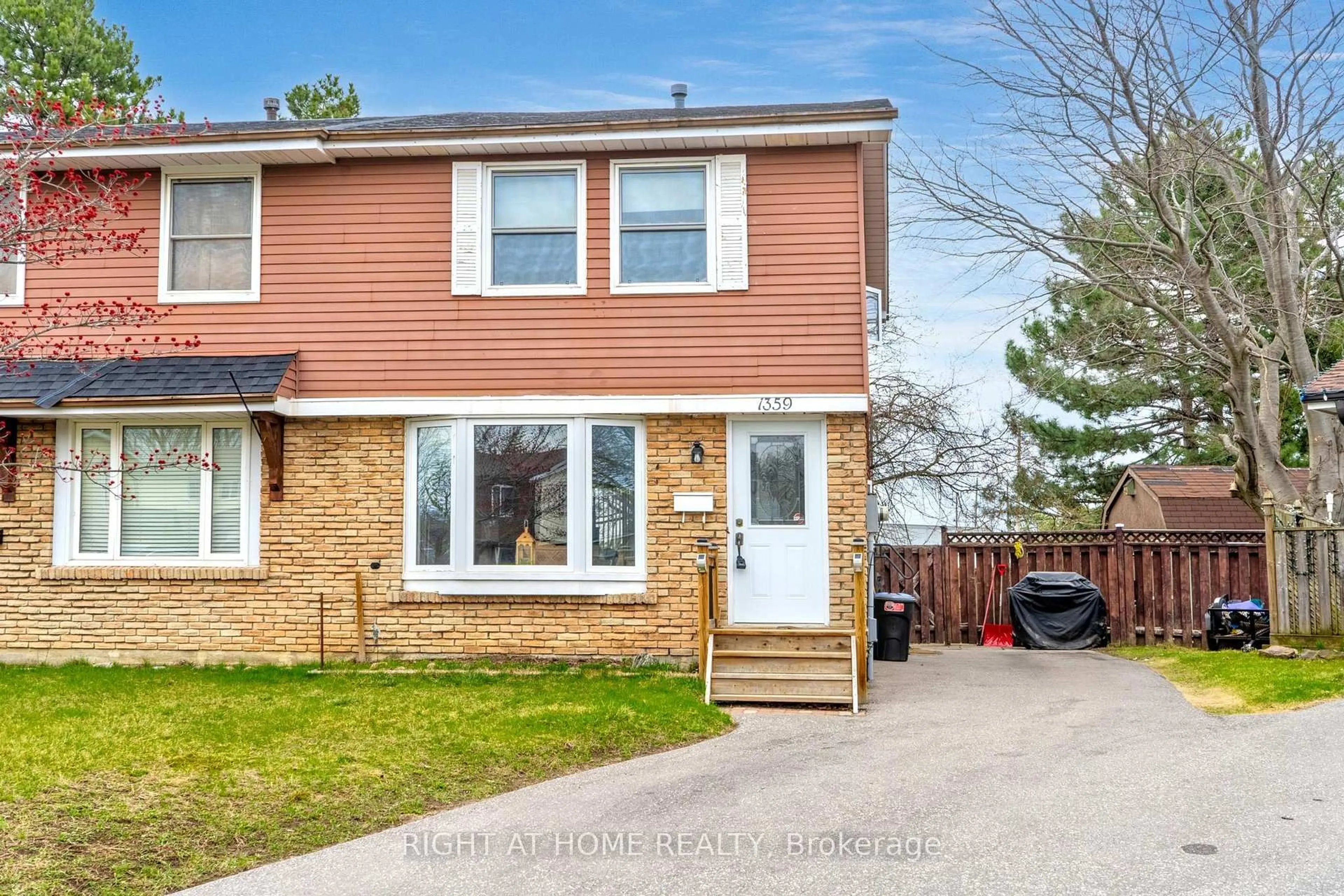 Unknown for 1359 Orlando Crt, Oshawa Ontario L1G 6T8