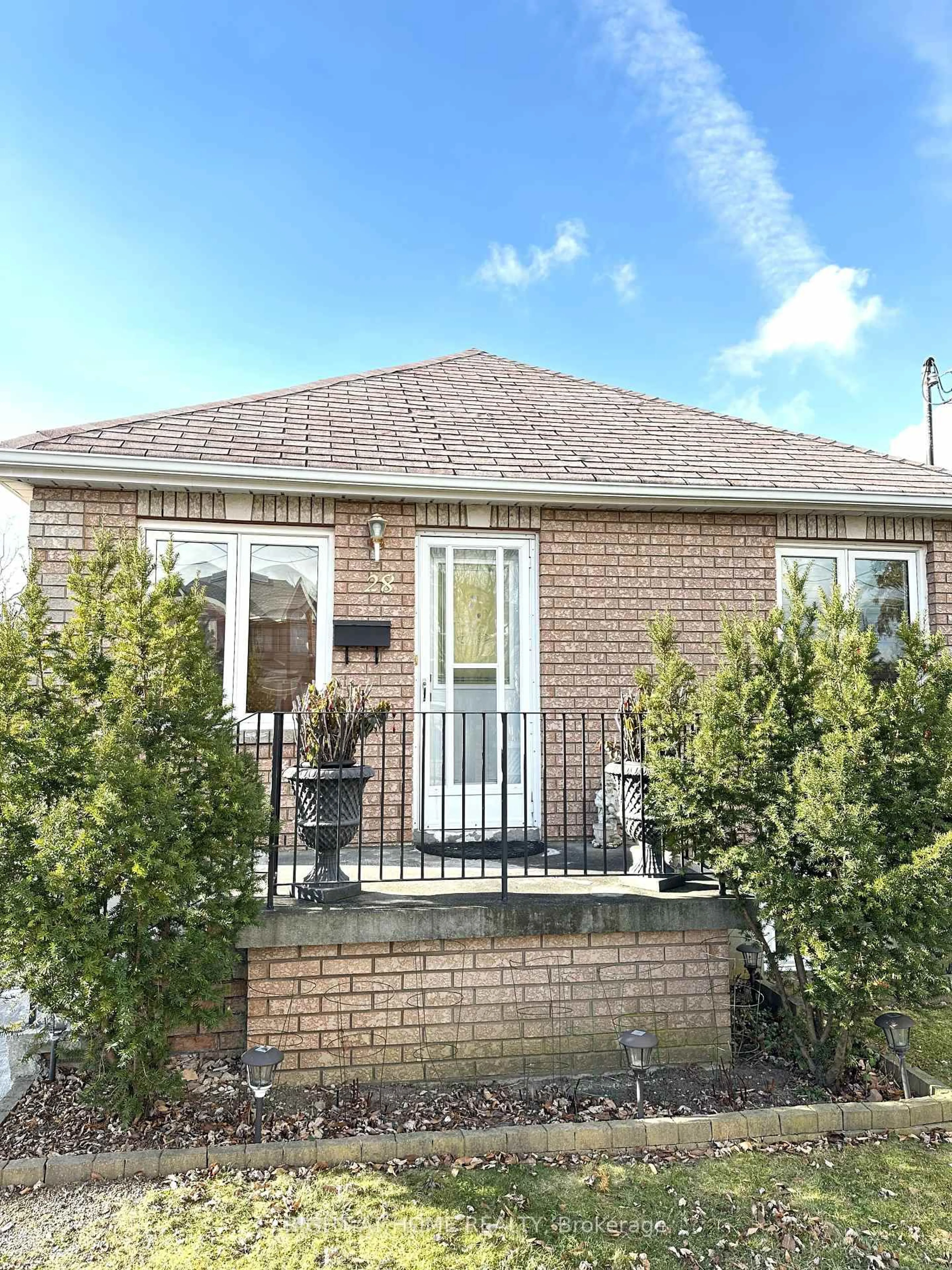 Home with brick exterior material, street for 28 Huntington Ave, Toronto Ontario M1K 4K7