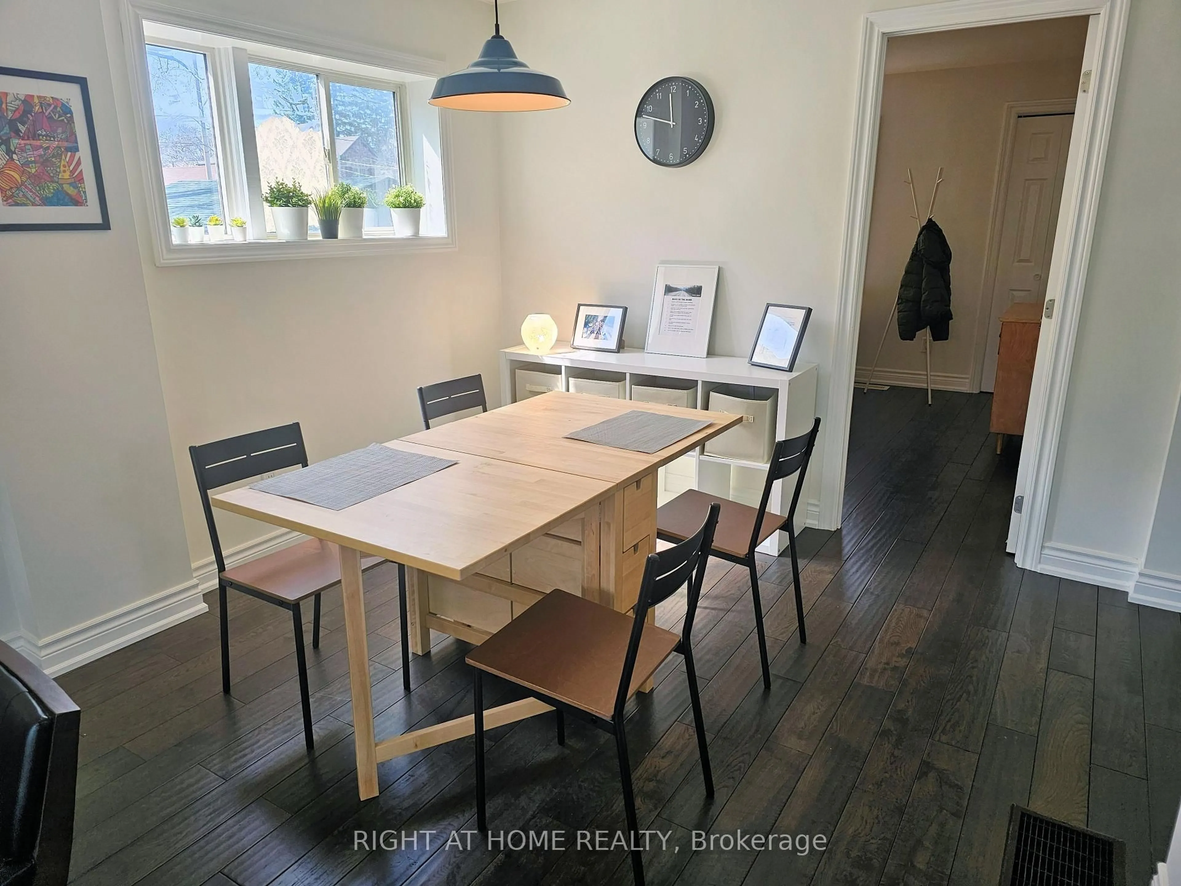 Dining room, wood/laminate floor for 6 Dunkirk Rd, Toronto Ontario M4C 2L9