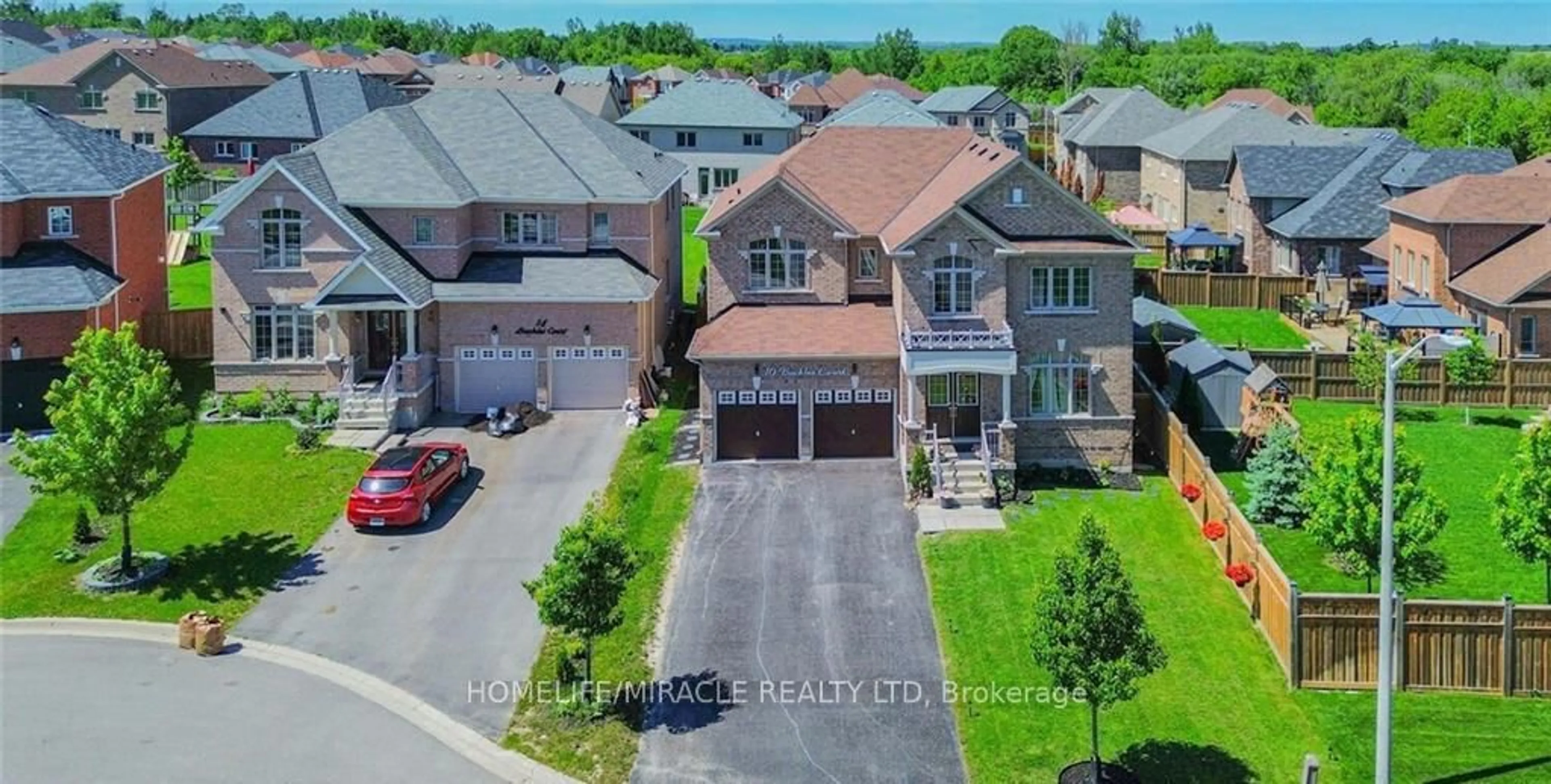 A pic from outside/outdoor area/front of a property/back of a property/a pic from drone, street for 10 Buckles Crt, Clarington Ontario L1B 0L1