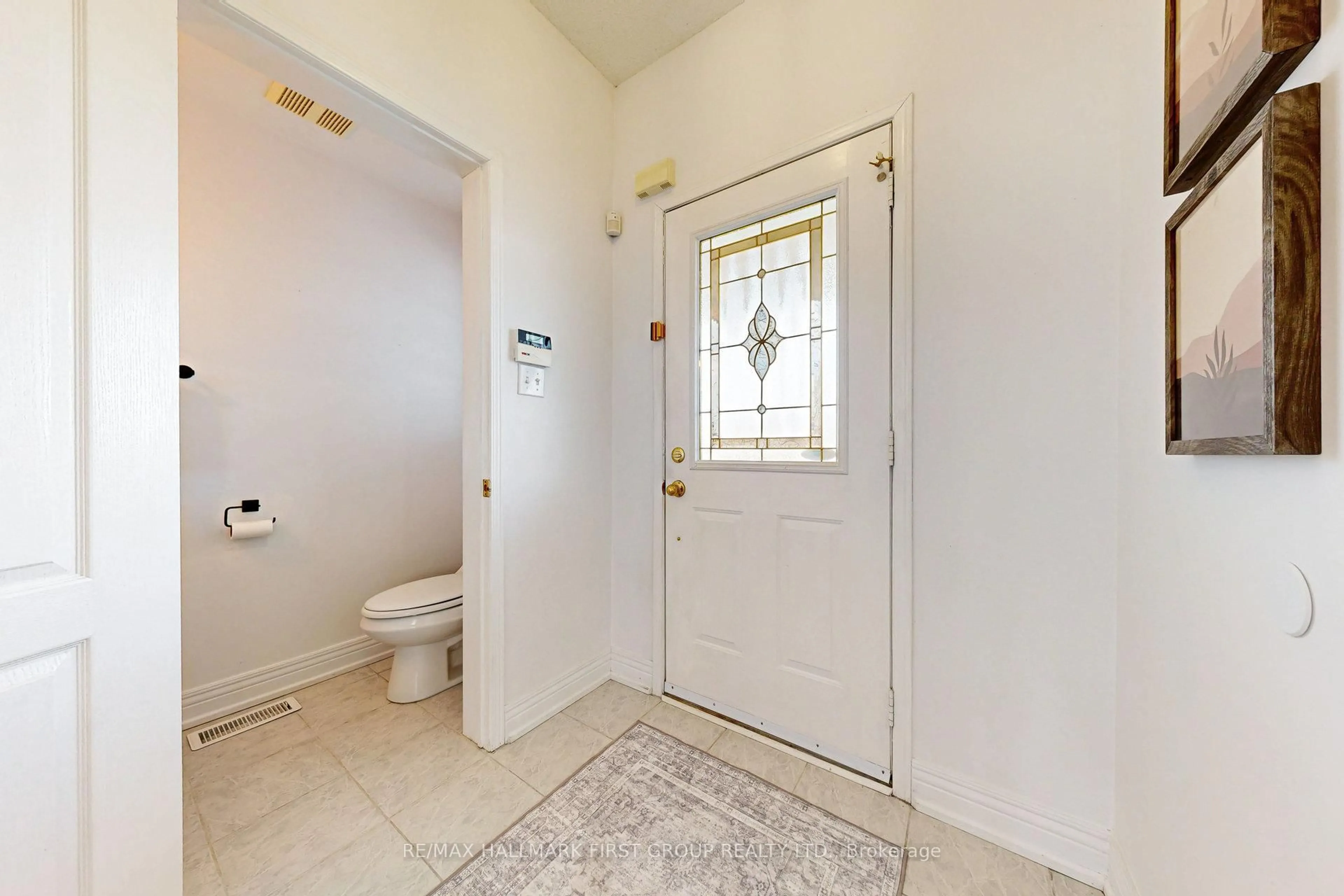 Indoor entryway for 692 Shoal Point Rd, Ajax Ontario L1S 7P2