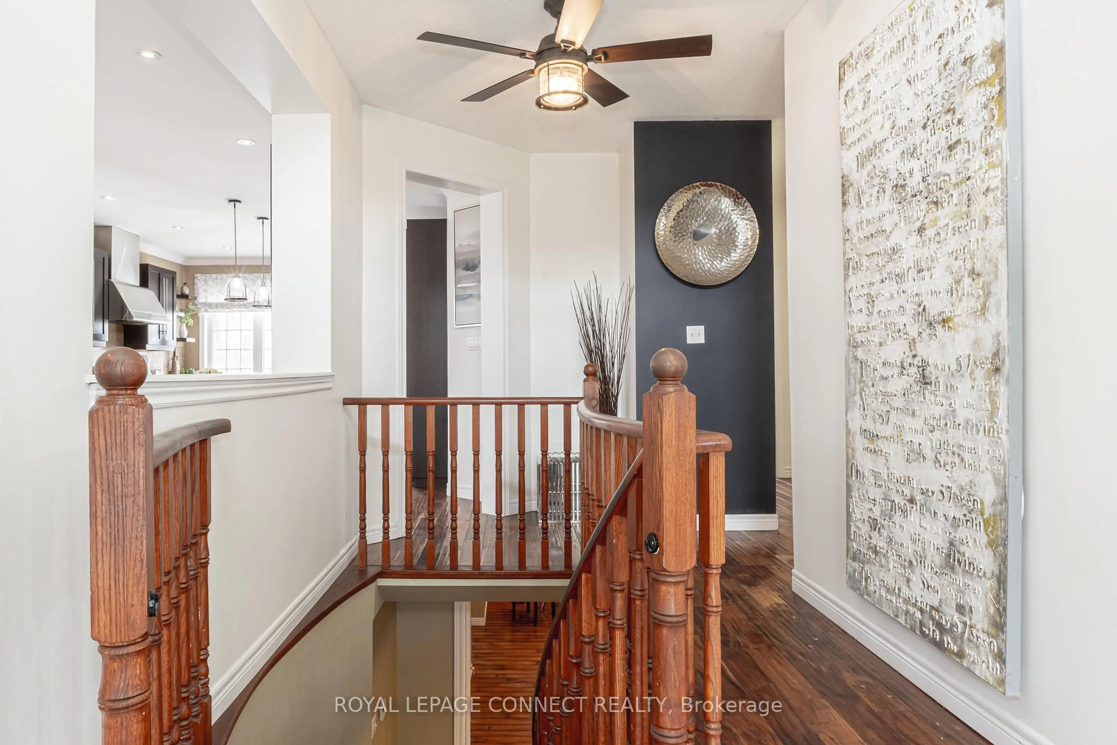 Indoor entryway for 4 Branthaven Crt, Whitby Ontario L1M 0B2