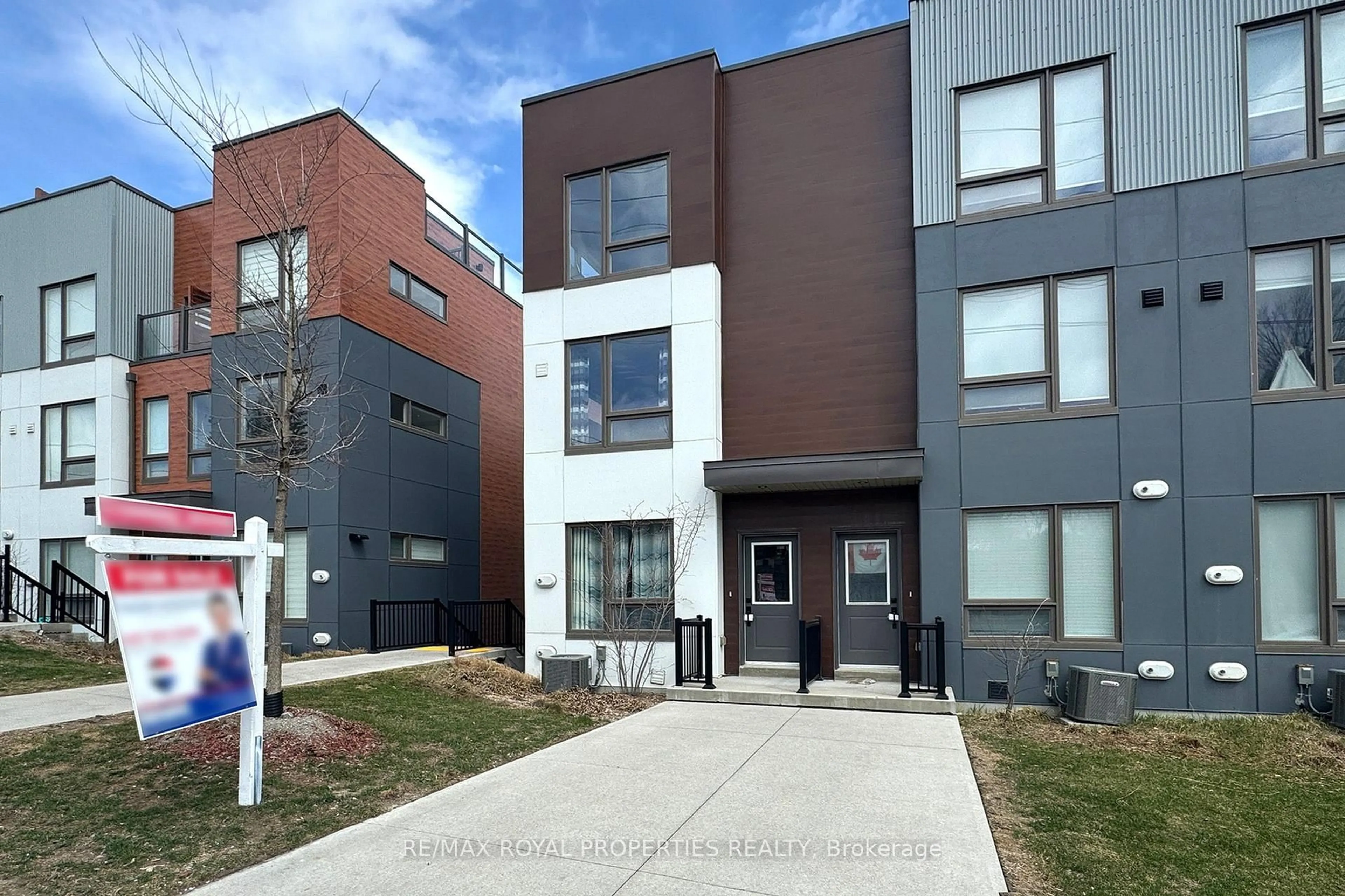 Unknown for 1650 Pleasure Valley Path, Oshawa Ontario L1G 0E3