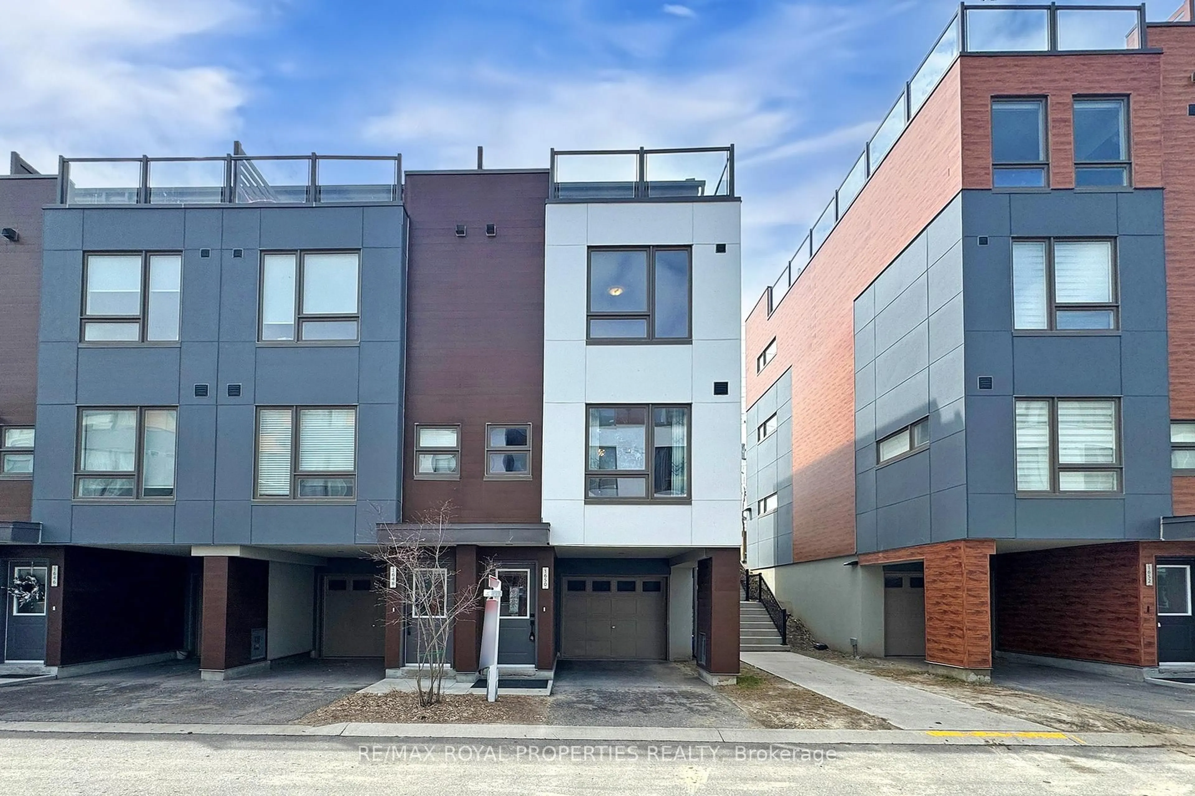 Home with brick exterior material, street for 1650 Pleasure Valley Path, Oshawa Ontario L1G 0E3