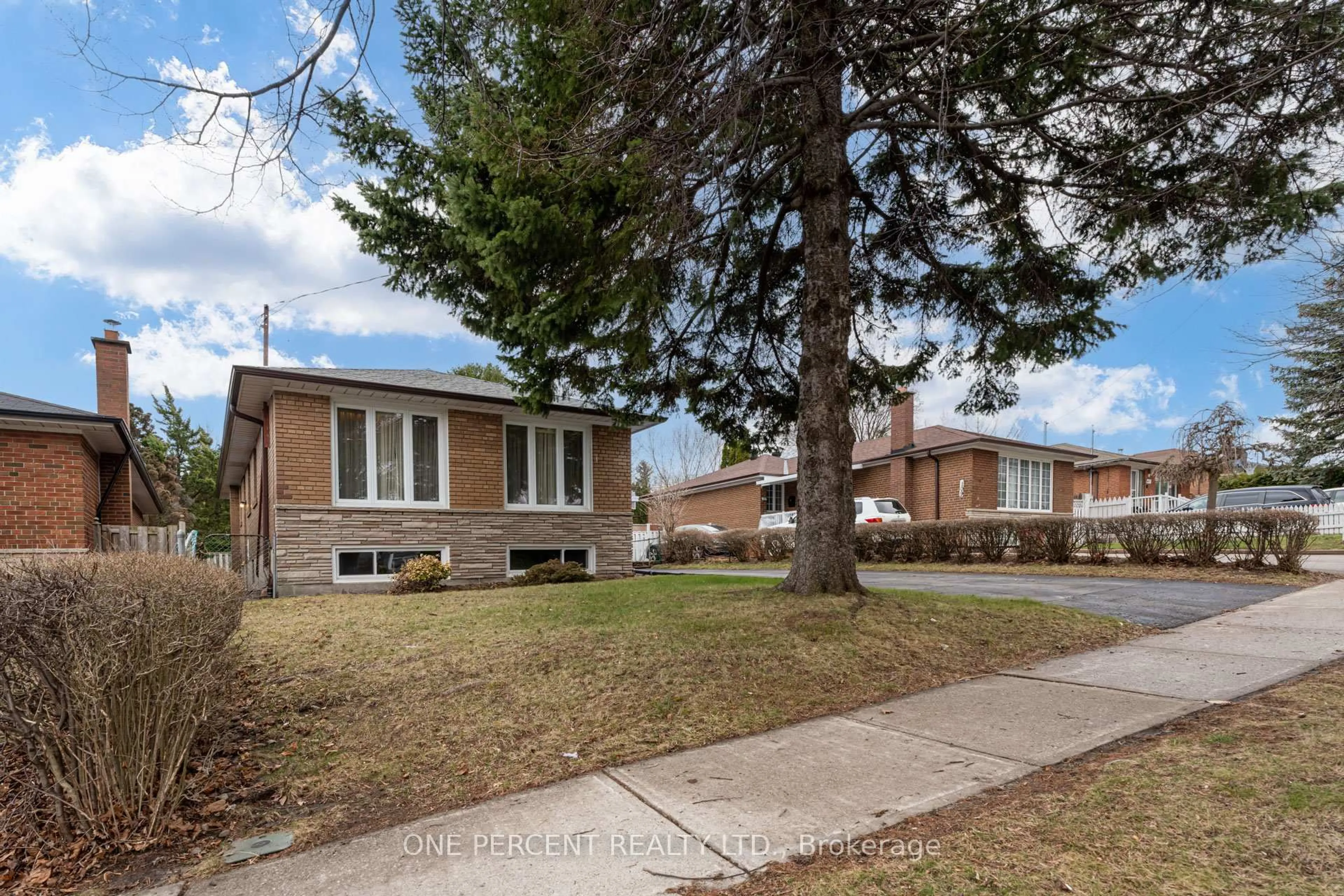Home with brick exterior material, street for 111 Confederation Dr, Toronto Ontario M1G 1A4