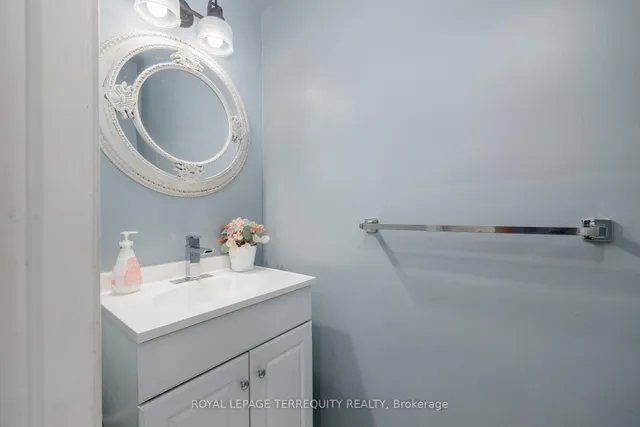 Additional property image - 77 Warwick Castle Crt