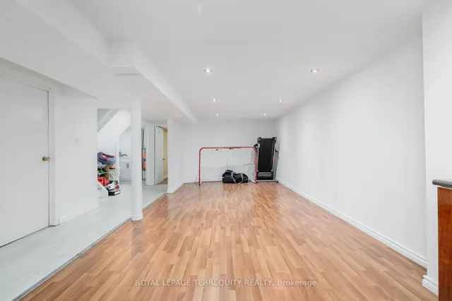 Additional property image - 77 Warwick Castle Crt