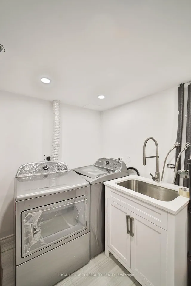 Additional property image - 77 Warwick Castle Crt