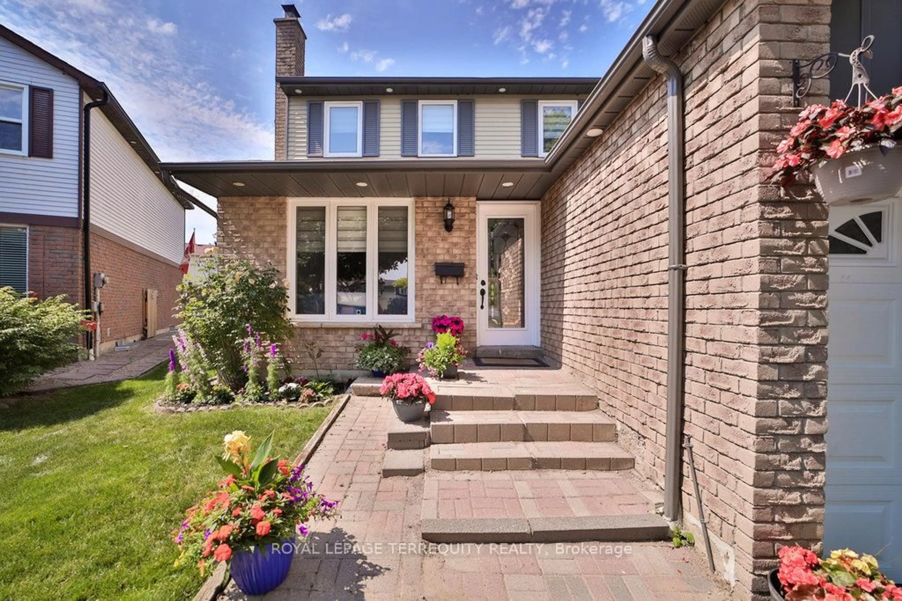 Home with brick exterior material, street for 77 Warwick Castle Crt, Toronto Ontario M1B 3E5