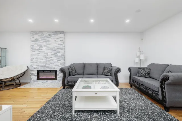 Additional property image - 77 Warwick Castle Crt