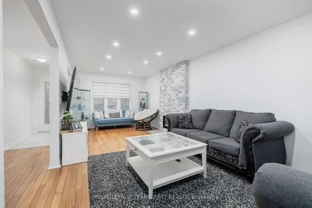 Additional property image - 77 Warwick Castle Crt