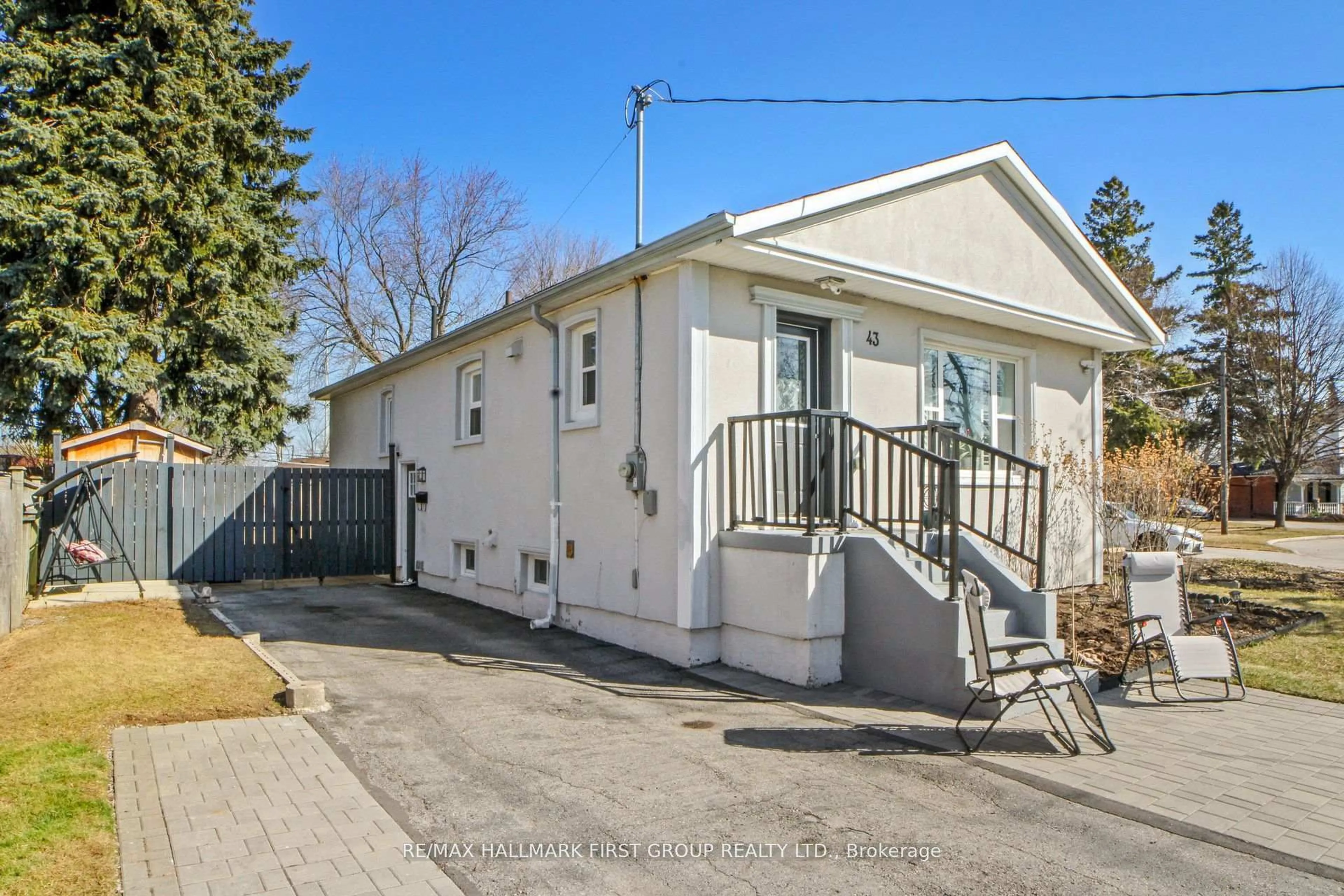 Unknown for 43 Benlight Cres, Toronto Ontario M1H 1P4