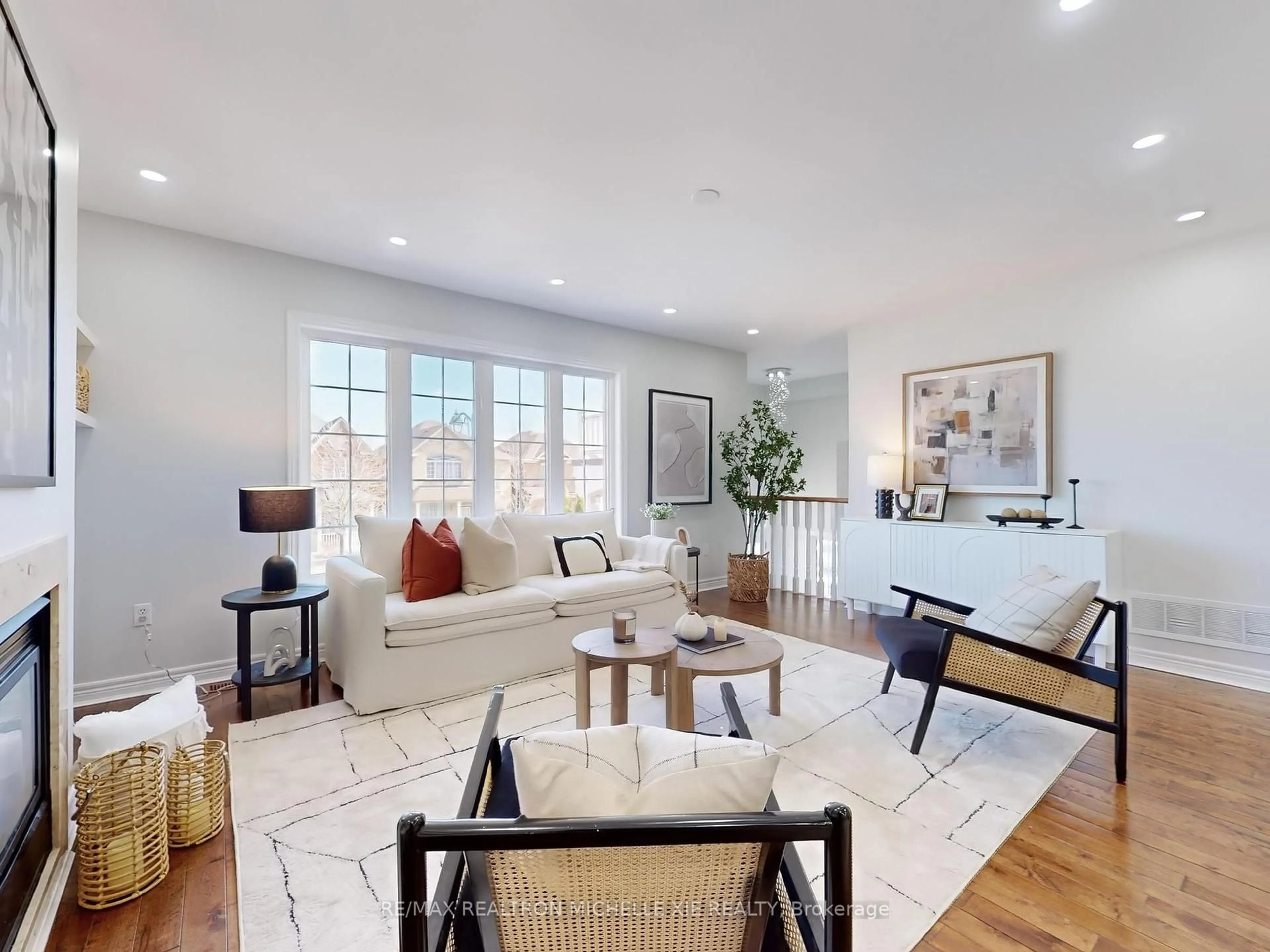 Living room with furniture, unknown for 174 Wharnsby Dr, Toronto Ontario M1X 1Z4