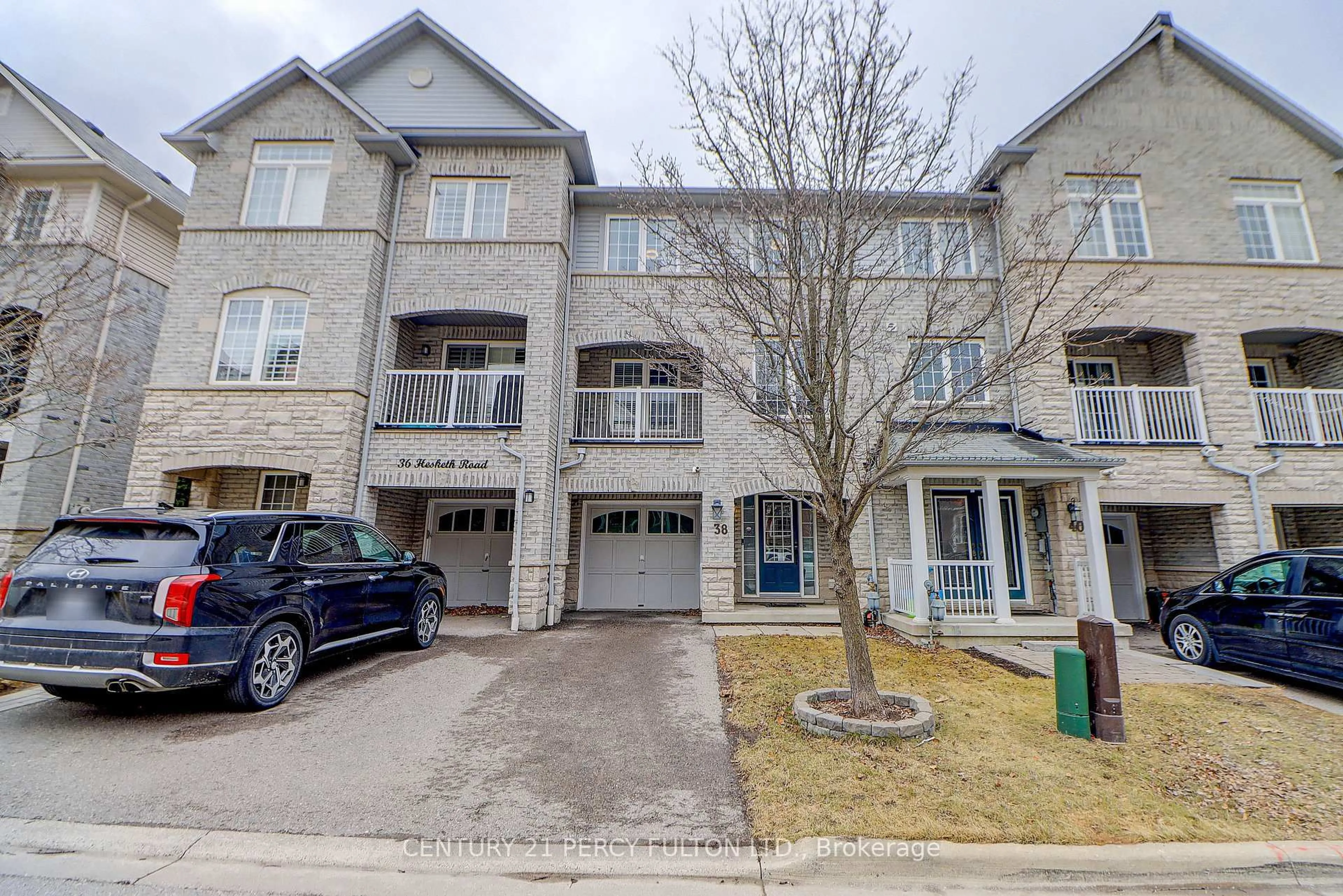 A pic from outside/outdoor area/front of a property/back of a property/a pic from drone, street for 38 Hesketh Rd, Ajax Ontario L1Z 0K8