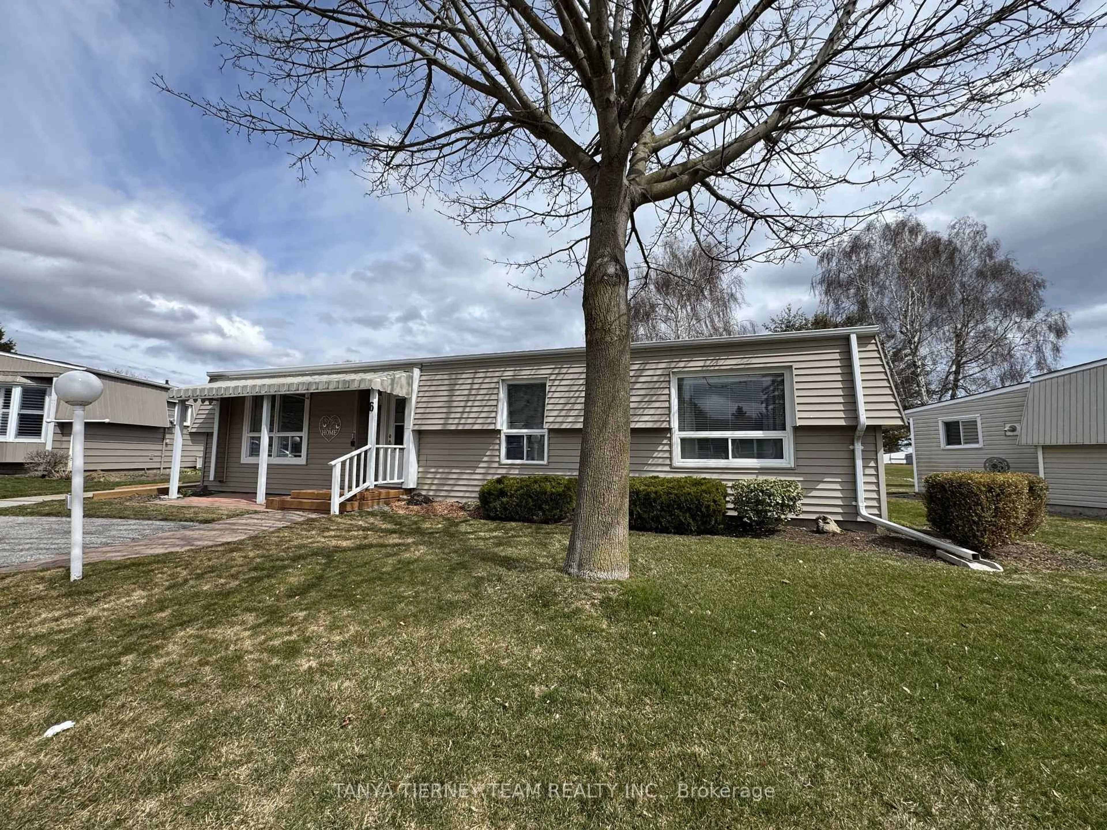 Unknown for 6 The Cove Rd, Clarington Ontario L1B 1B9