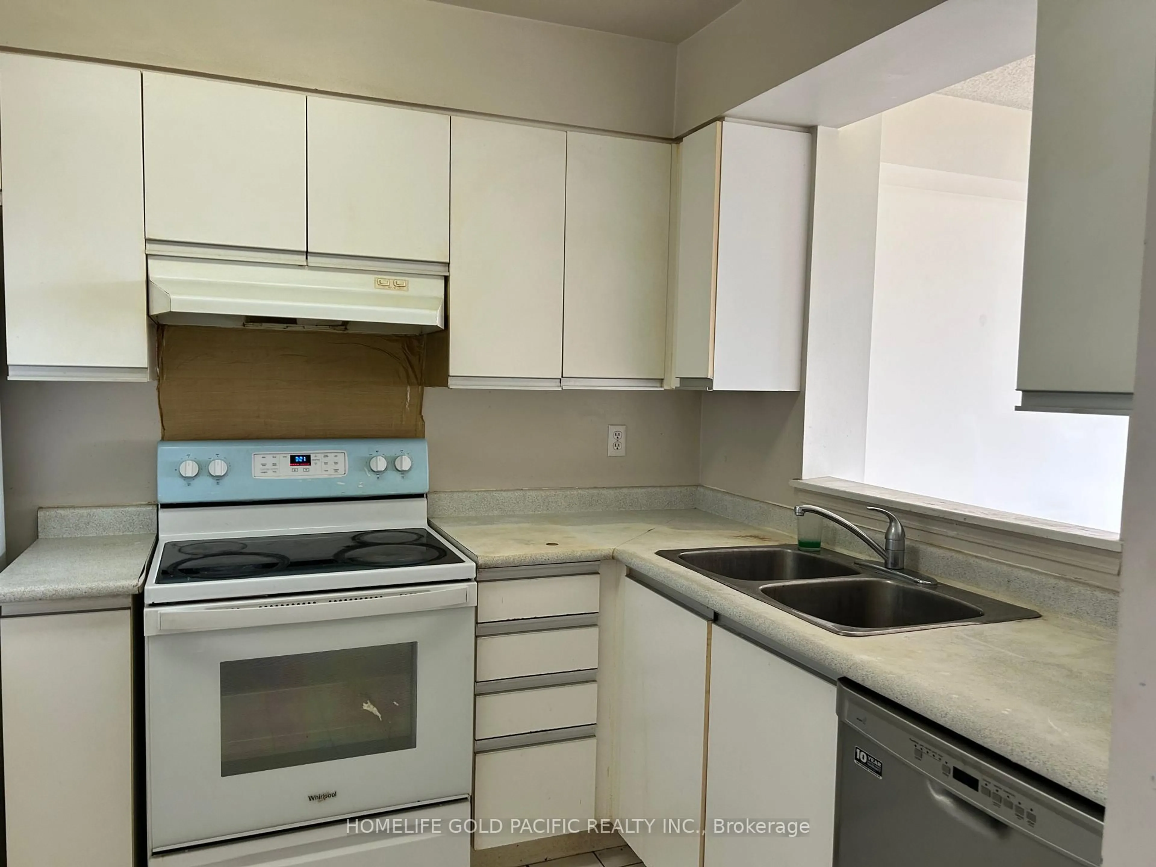 Standard kitchen, unknown for 480 McLevin Ave #504, Toronto Ontario M1B 5N9
