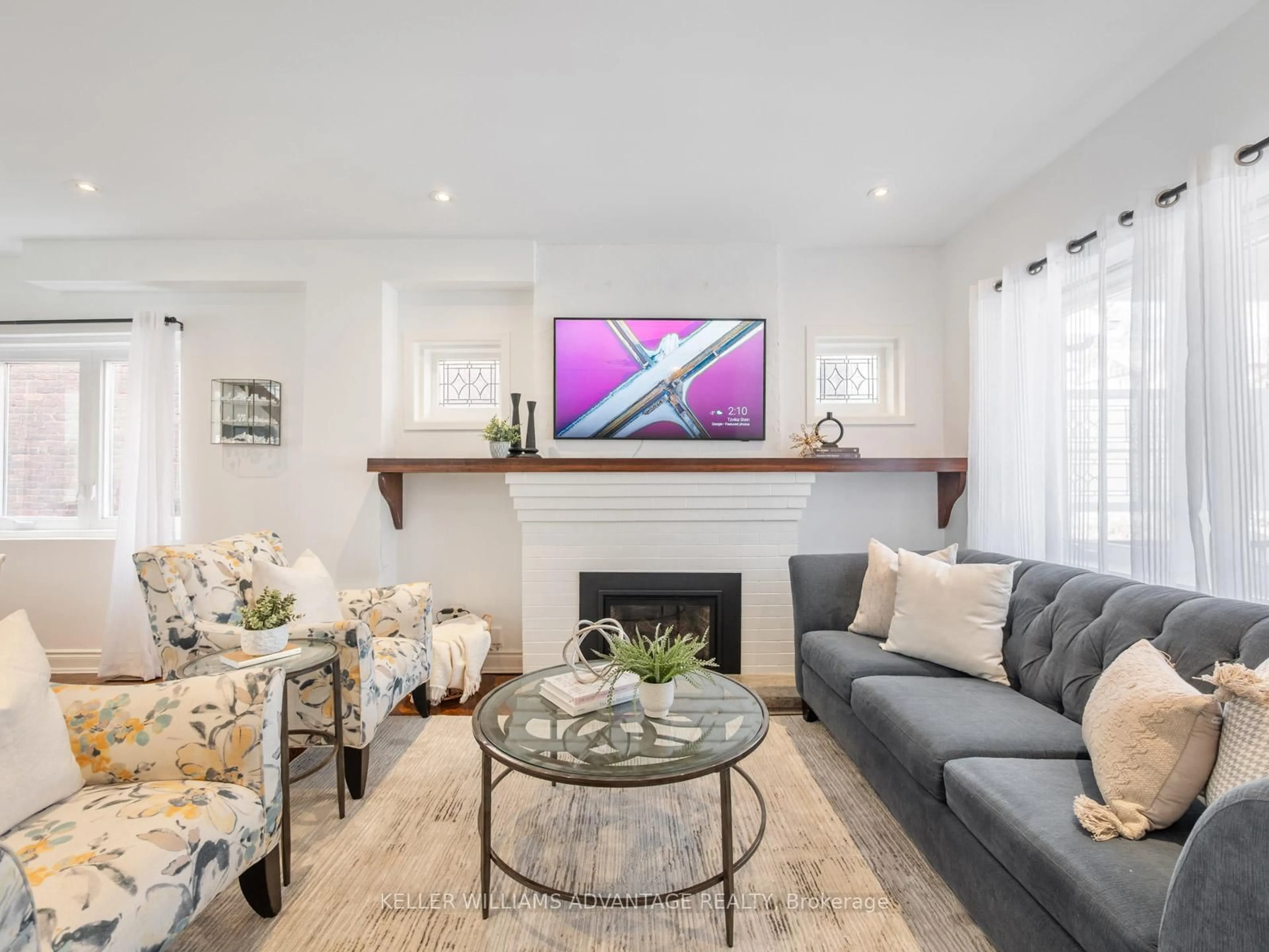 Living room with furniture, unknown for 42 Normandy Blvd, Toronto Ontario M4L 3K2
