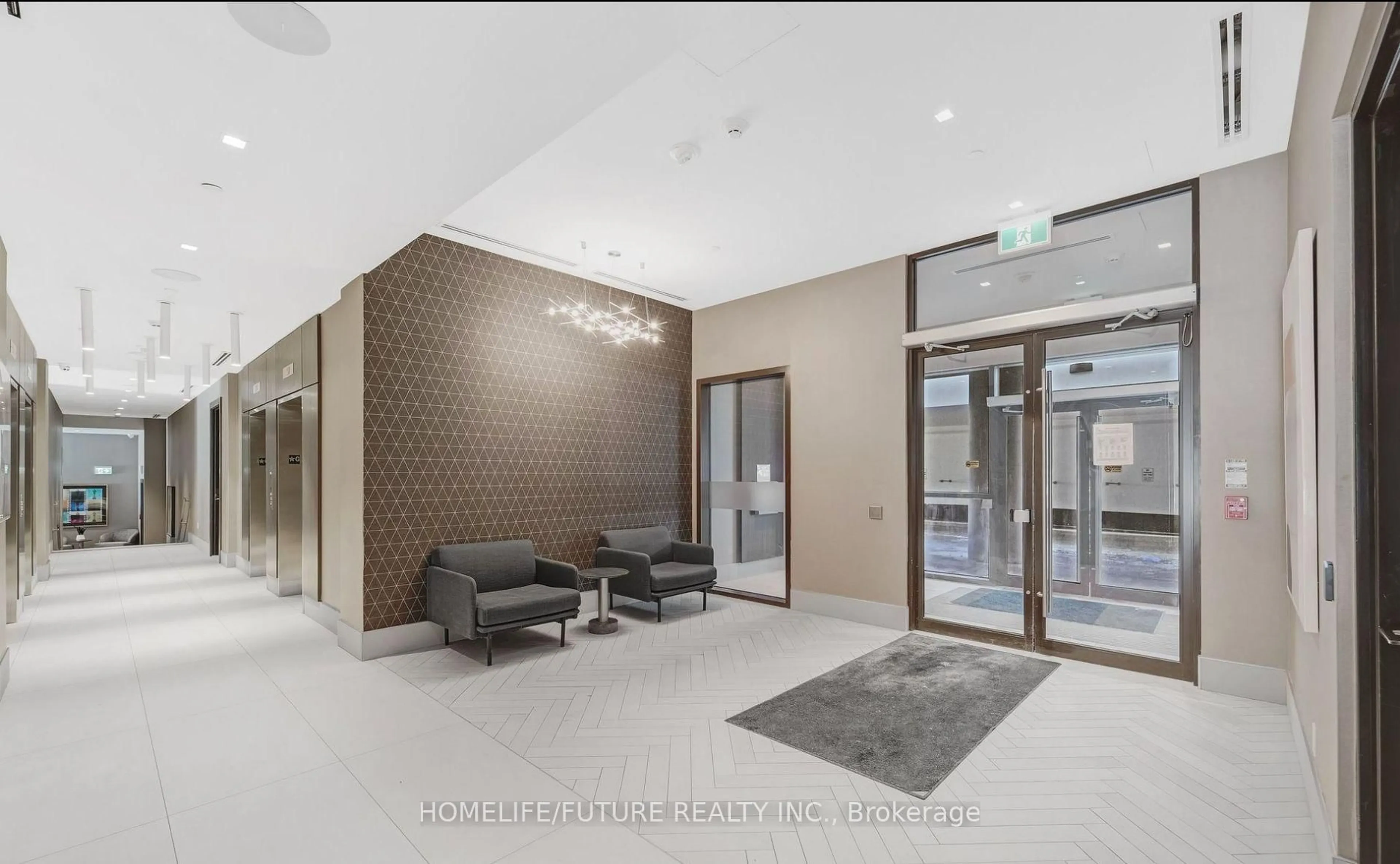 Indoor foyer for 2550 Simcoe St #519, Oshawa Ontario L1L 0R5