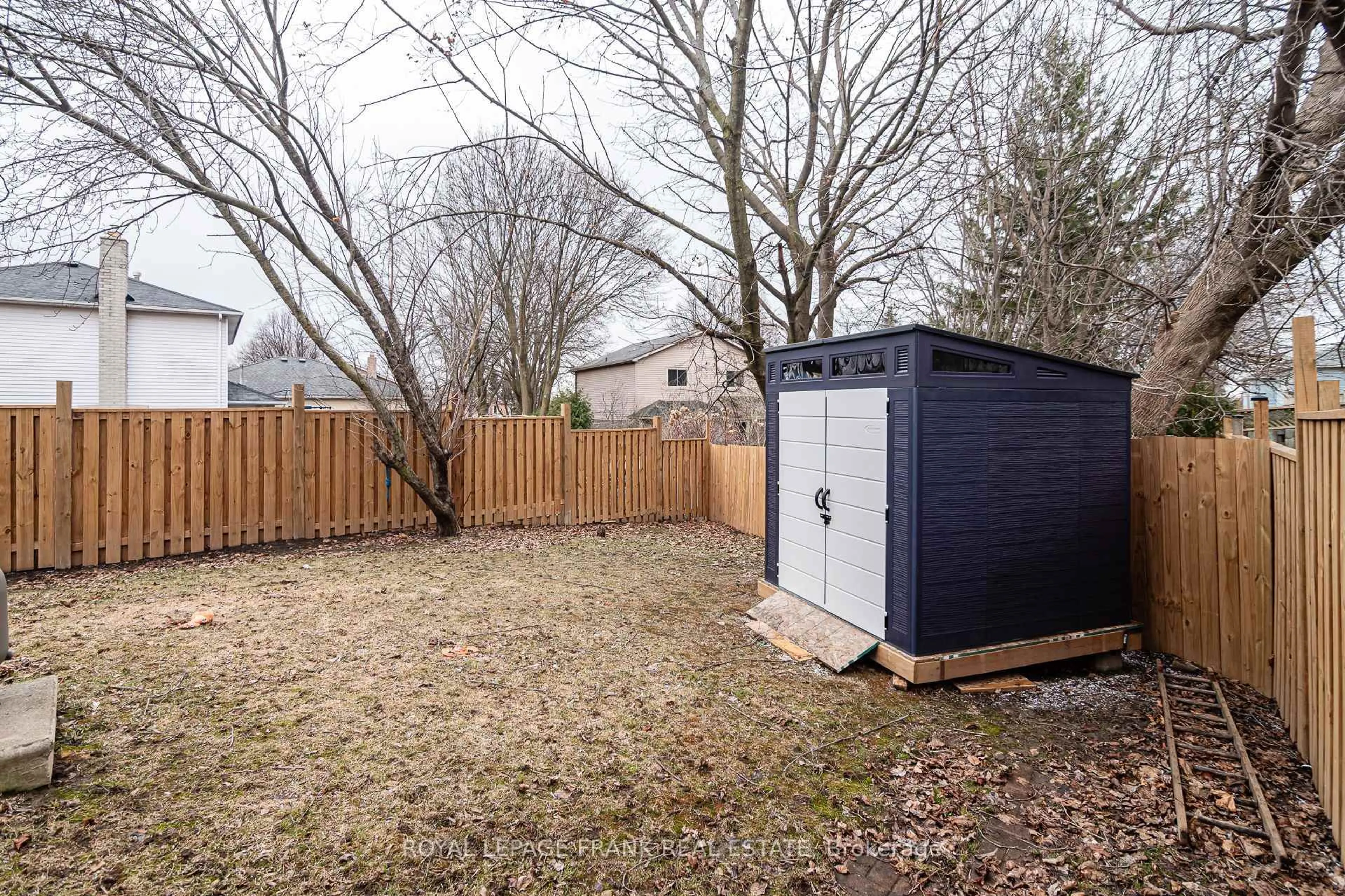 Shed for 750 Pascoe Crt, Oshawa Ontario L1K 1S9