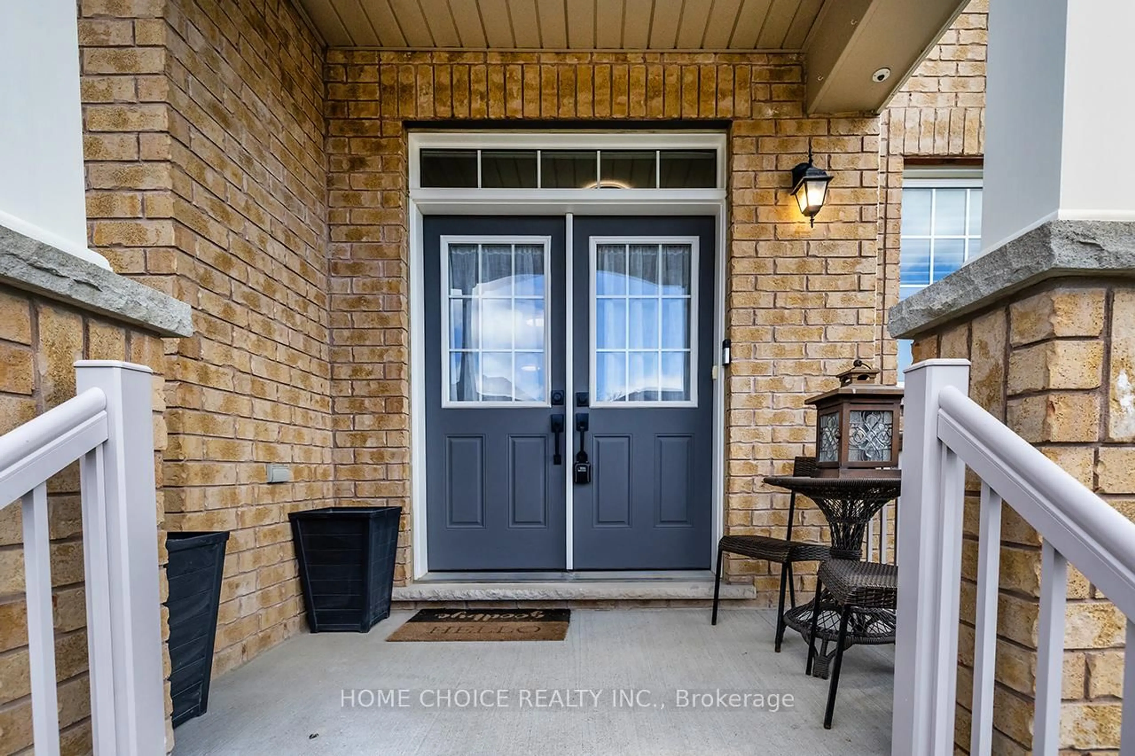 Indoor entryway for 2115 Rudell Rd, Clarington Ontario L1B 0C6