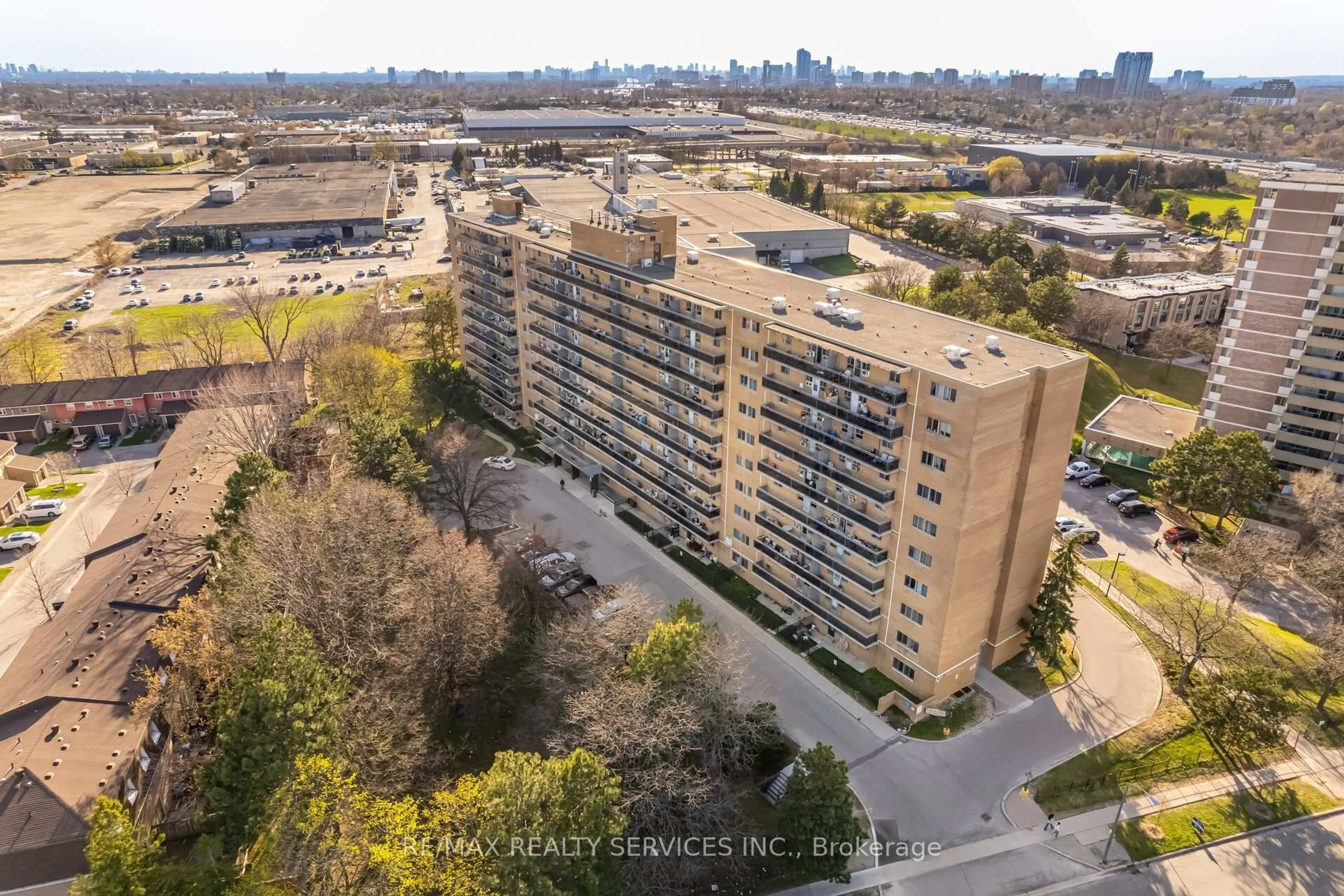A pic from outside/outdoor area/front of a property/back of a property/a pic from drone, city buildings view from balcony for 100 Dundalk Dr #314, Toronto Ontario M1P 4V2