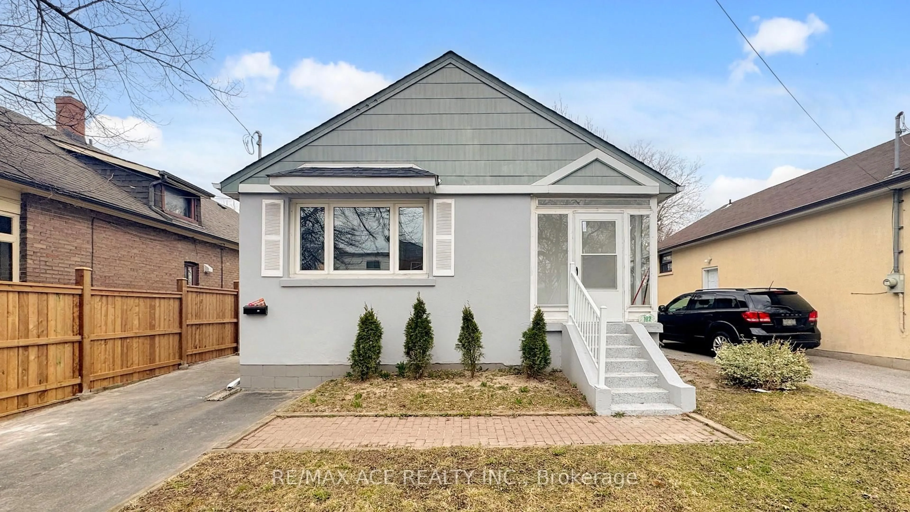 Home with vinyl exterior material, street for 102 Newport Ave, Toronto Ontario M1L 1J3