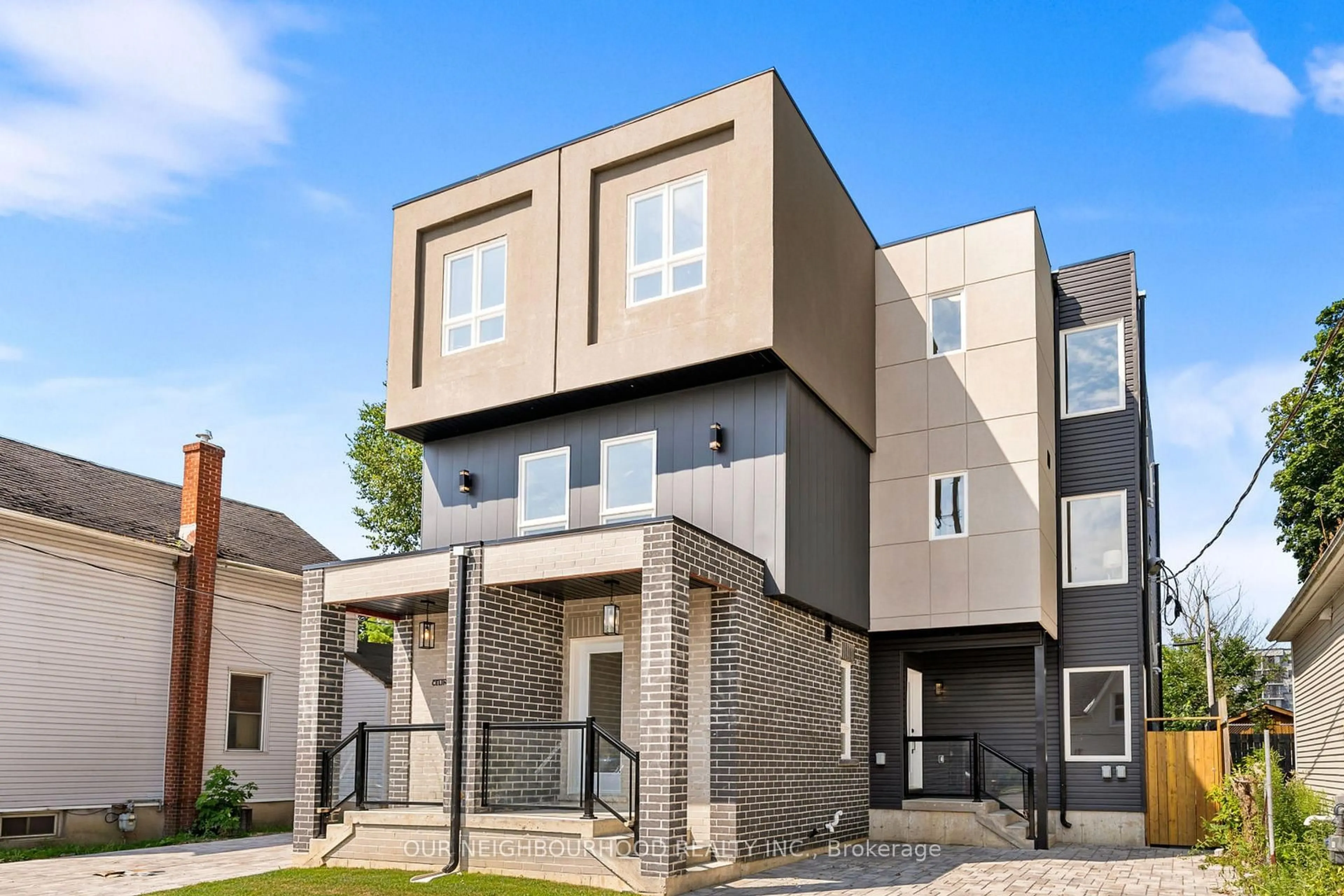 Home with brick exterior material, street for 146 Celina St, Oshawa Ontario L1H 4N5
