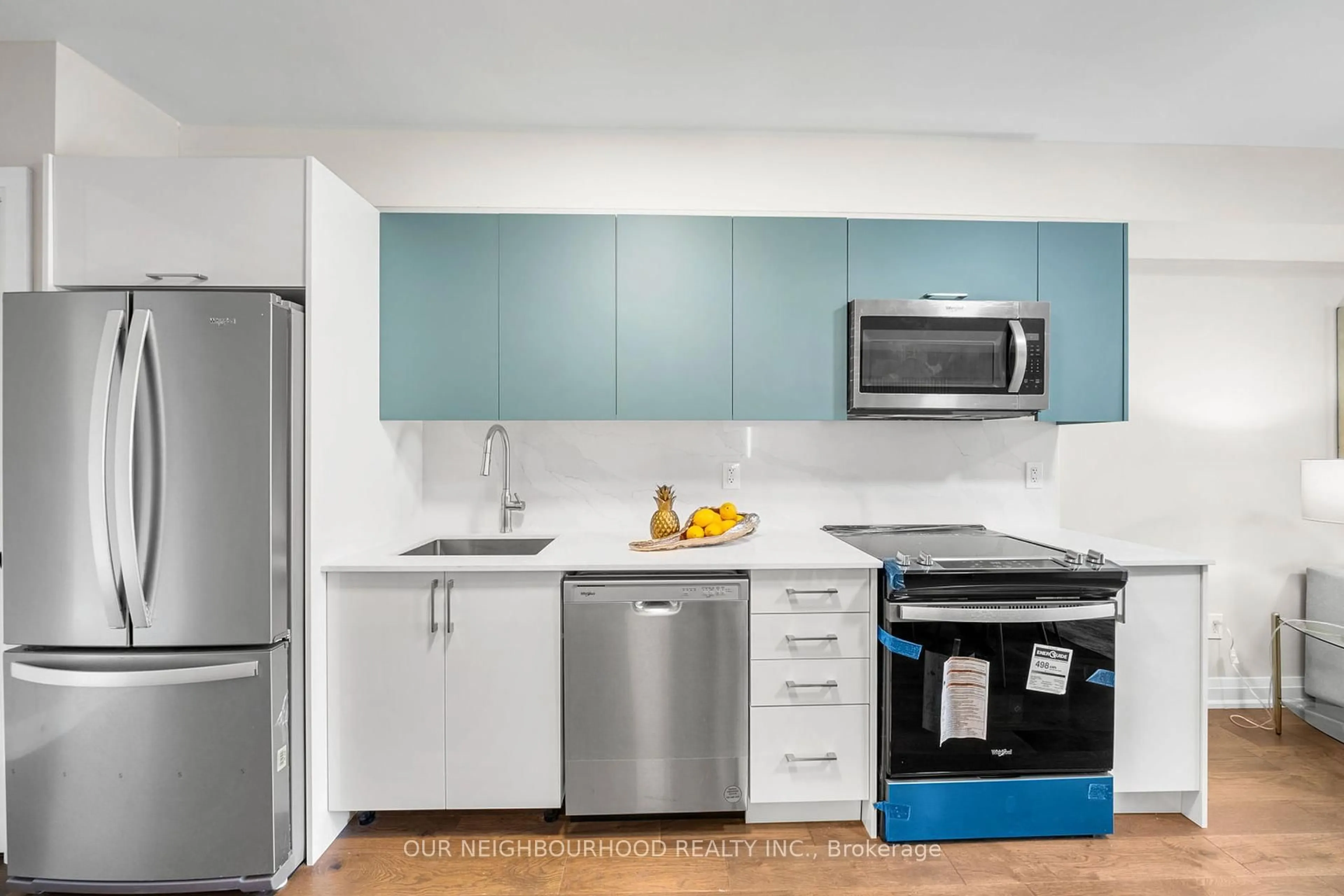 Standard kitchen, unknown for 146 Celina St, Oshawa Ontario L1H 4N5