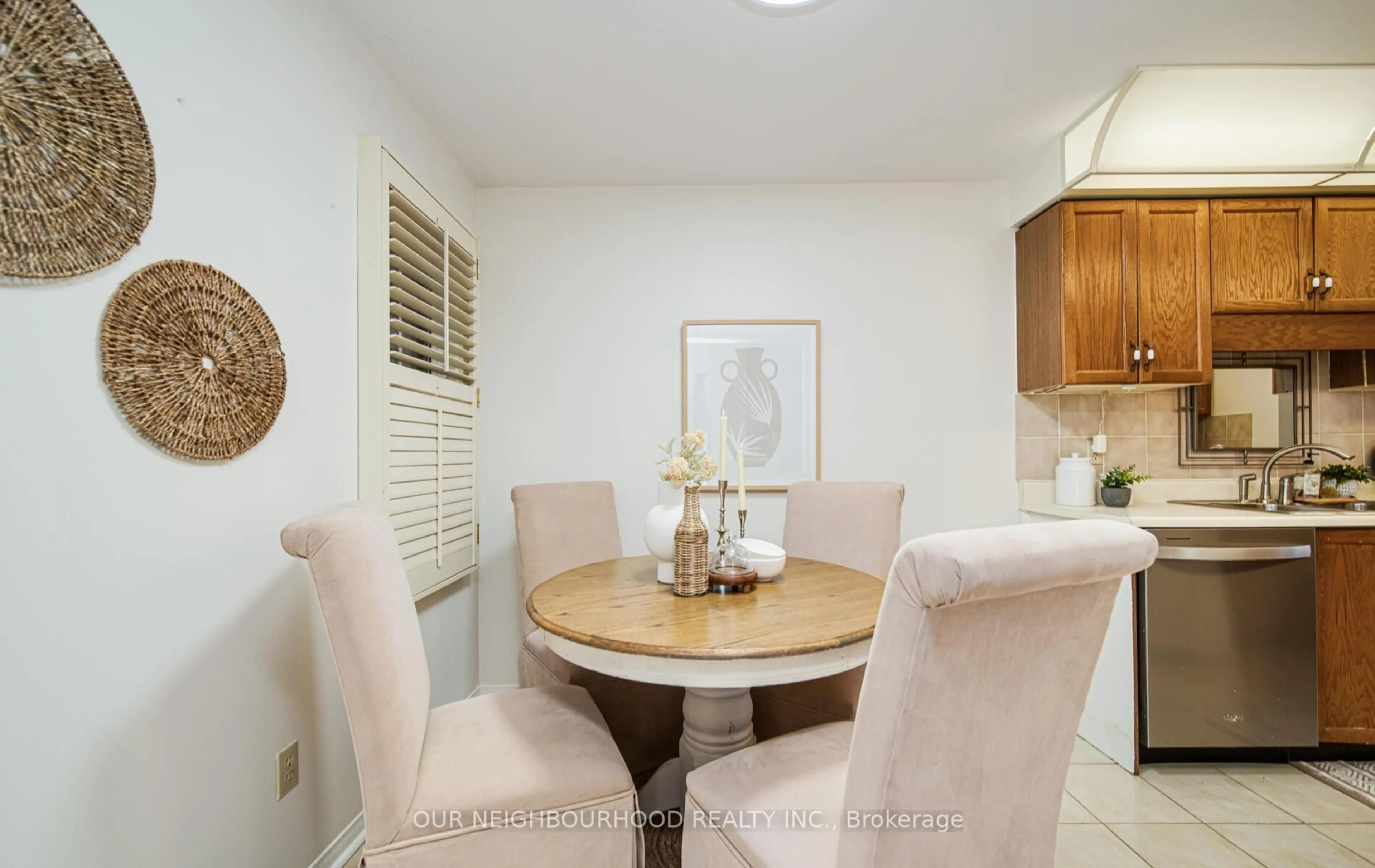 Dining room, unknown for 1610 Crawforth St #6, Whitby Ontario L1N 9B1