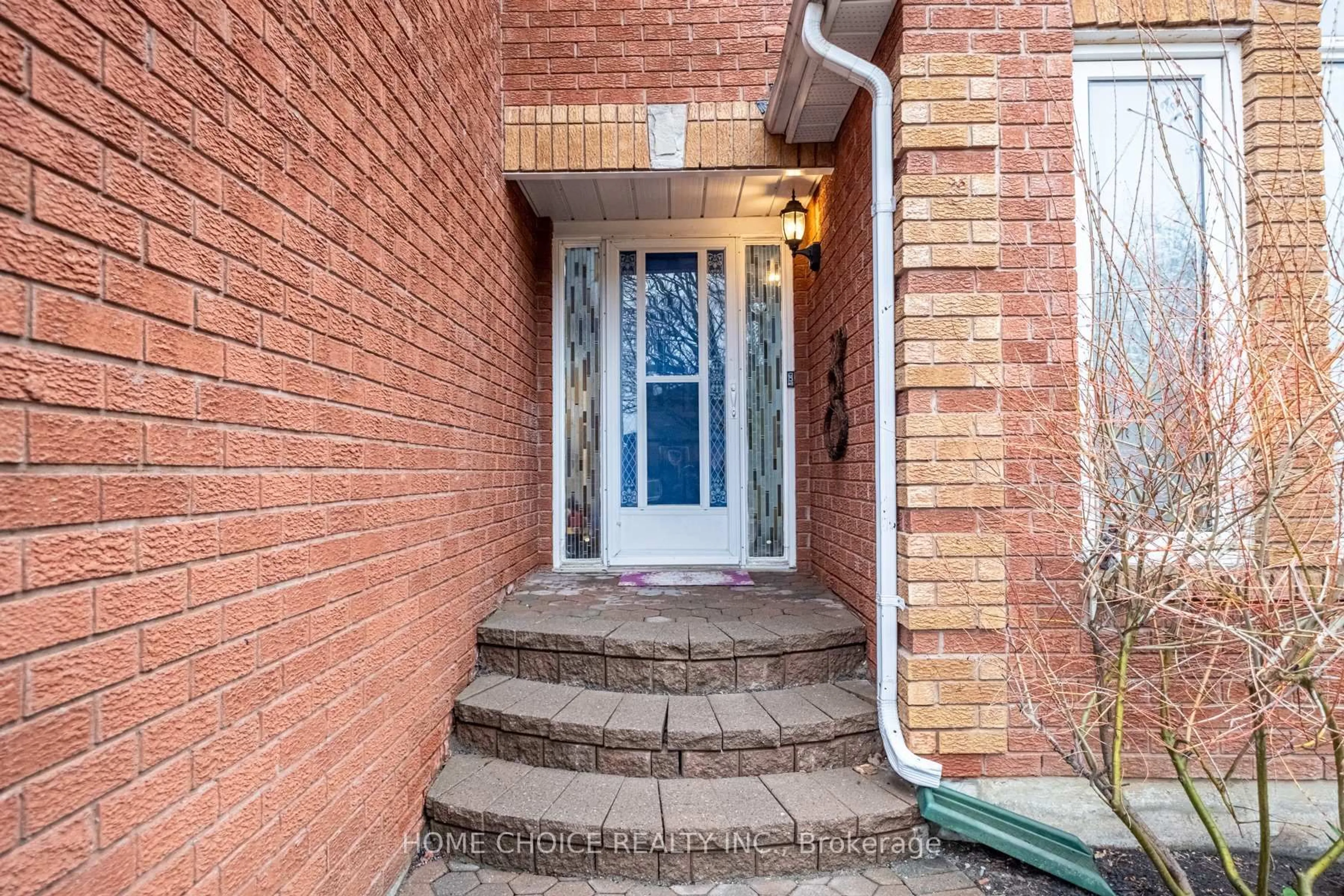Unknown for 27 Doncaster Cres, Clarington Ontario L1B 1E8
