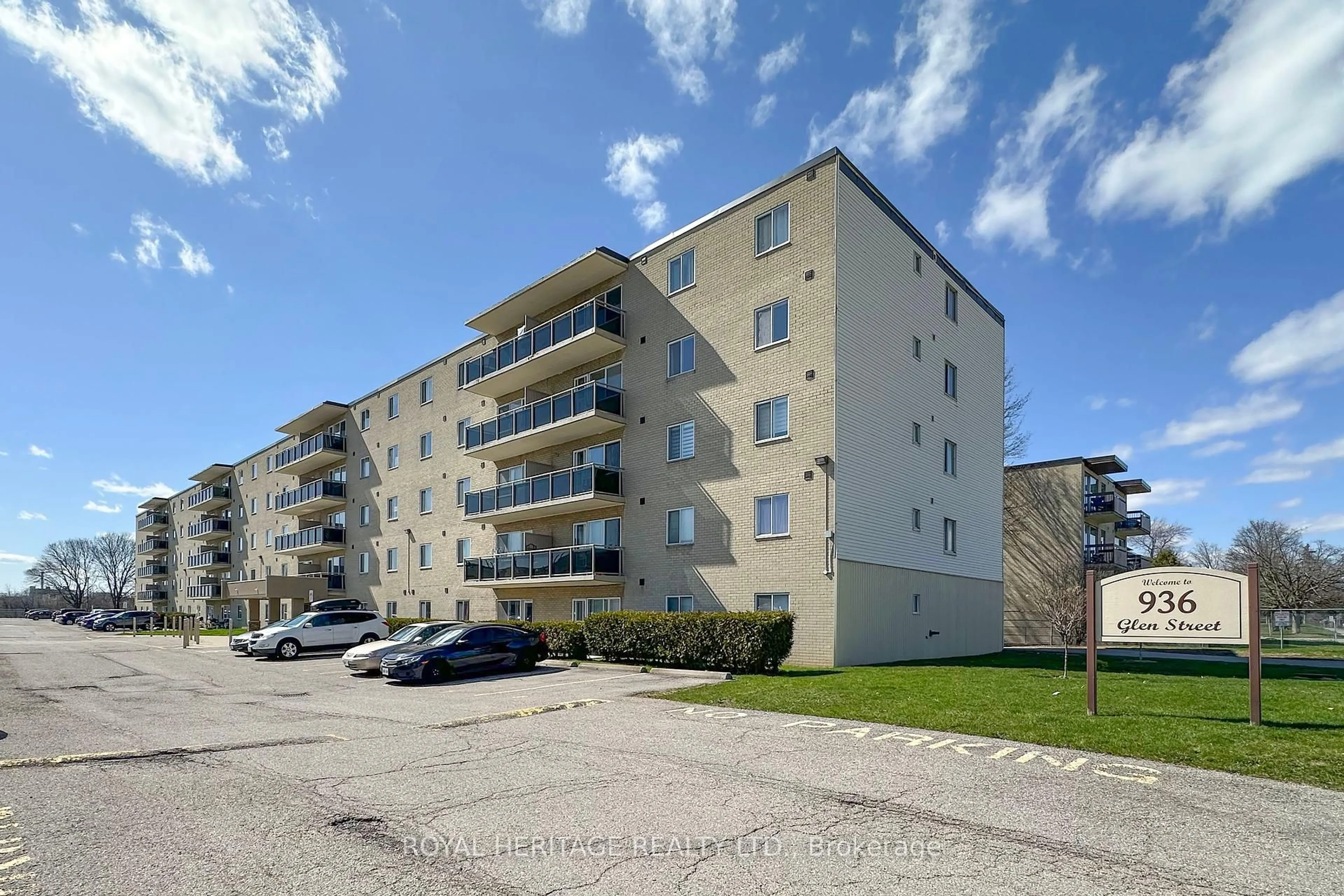 A pic from outside/outdoor area/front of a property/back of a property/a pic from drone, street for 936 Glen St #101, Oshawa Ontario L1J 5Z7