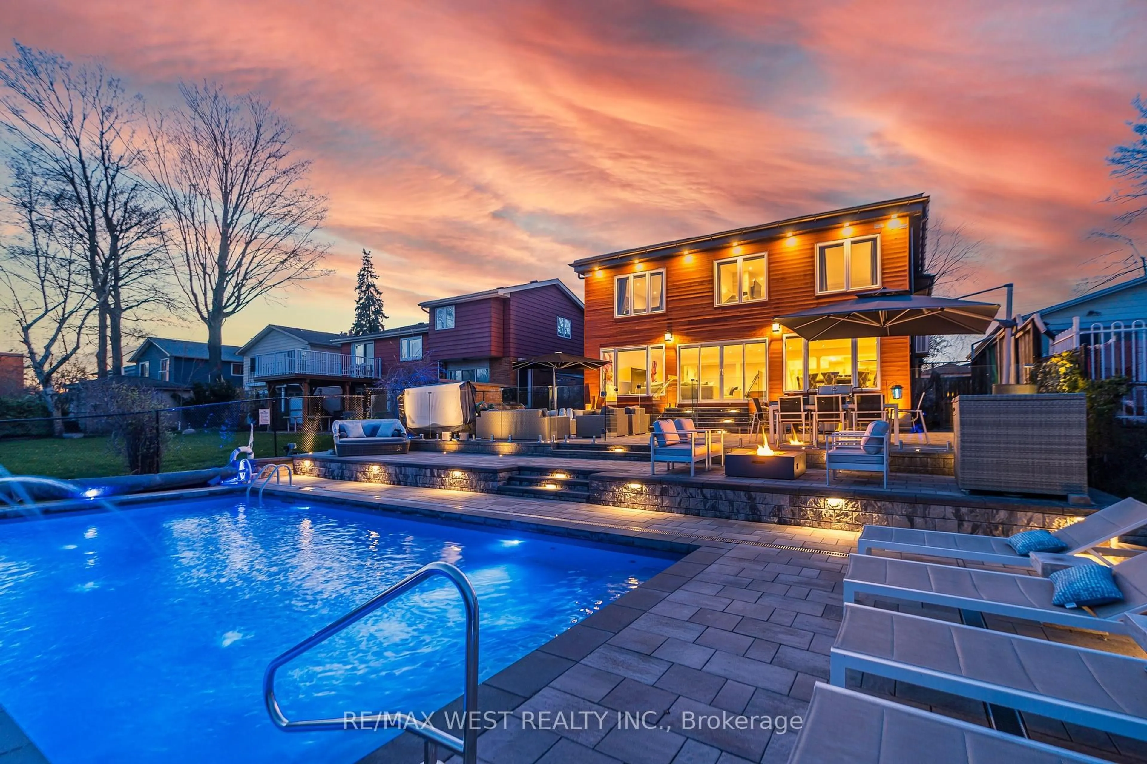 Pool for 423 Guildwood Pkwy, Toronto Ontario M1E 1R3
