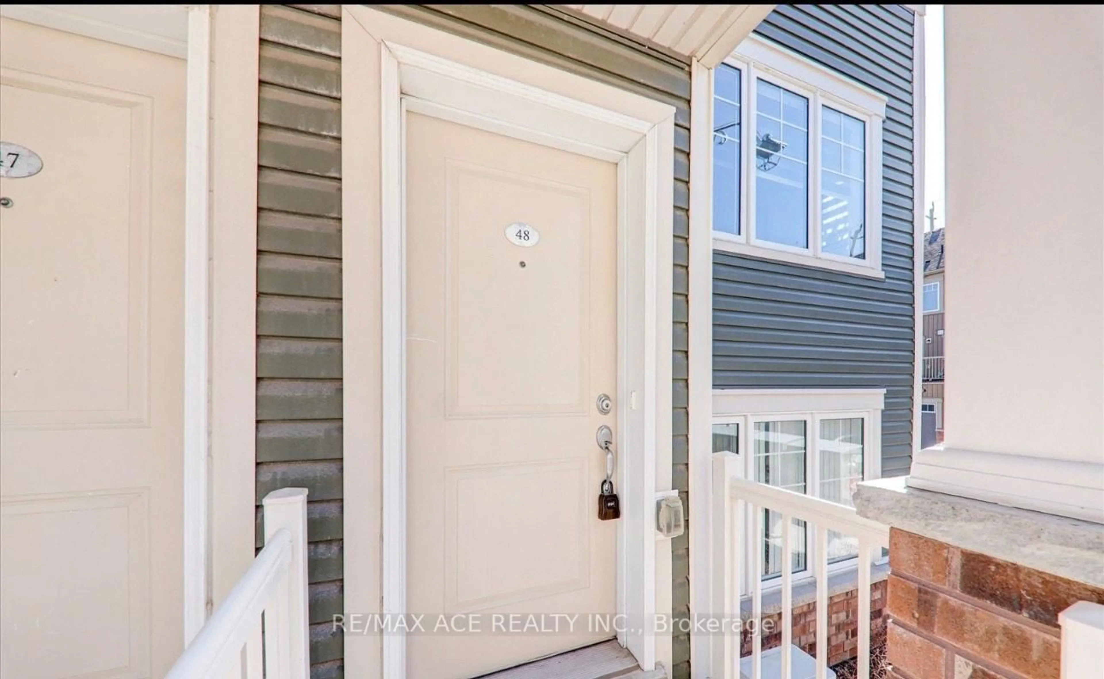 Indoor entryway for 2500 Hill Rise Crt #48, Oshawa Ontario L1L 0M6