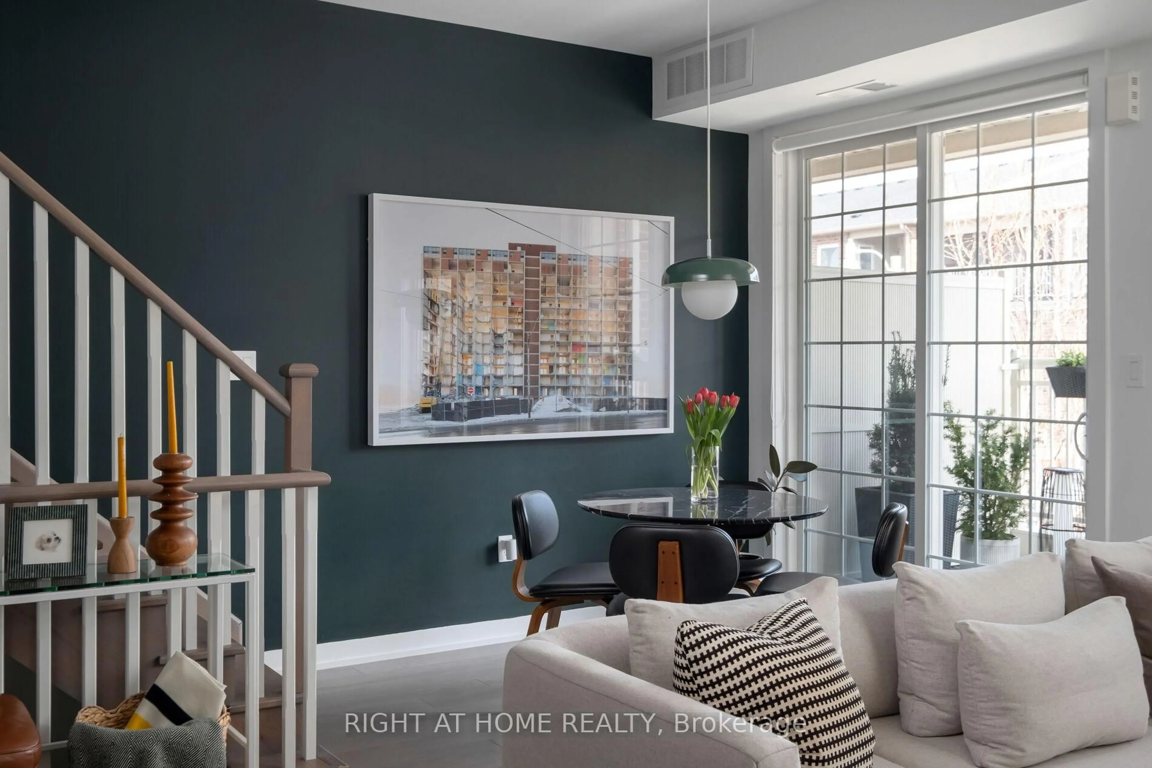Indoor entryway for 2320 Gerrard St #118, Toronto Ontario M4E 2E1
