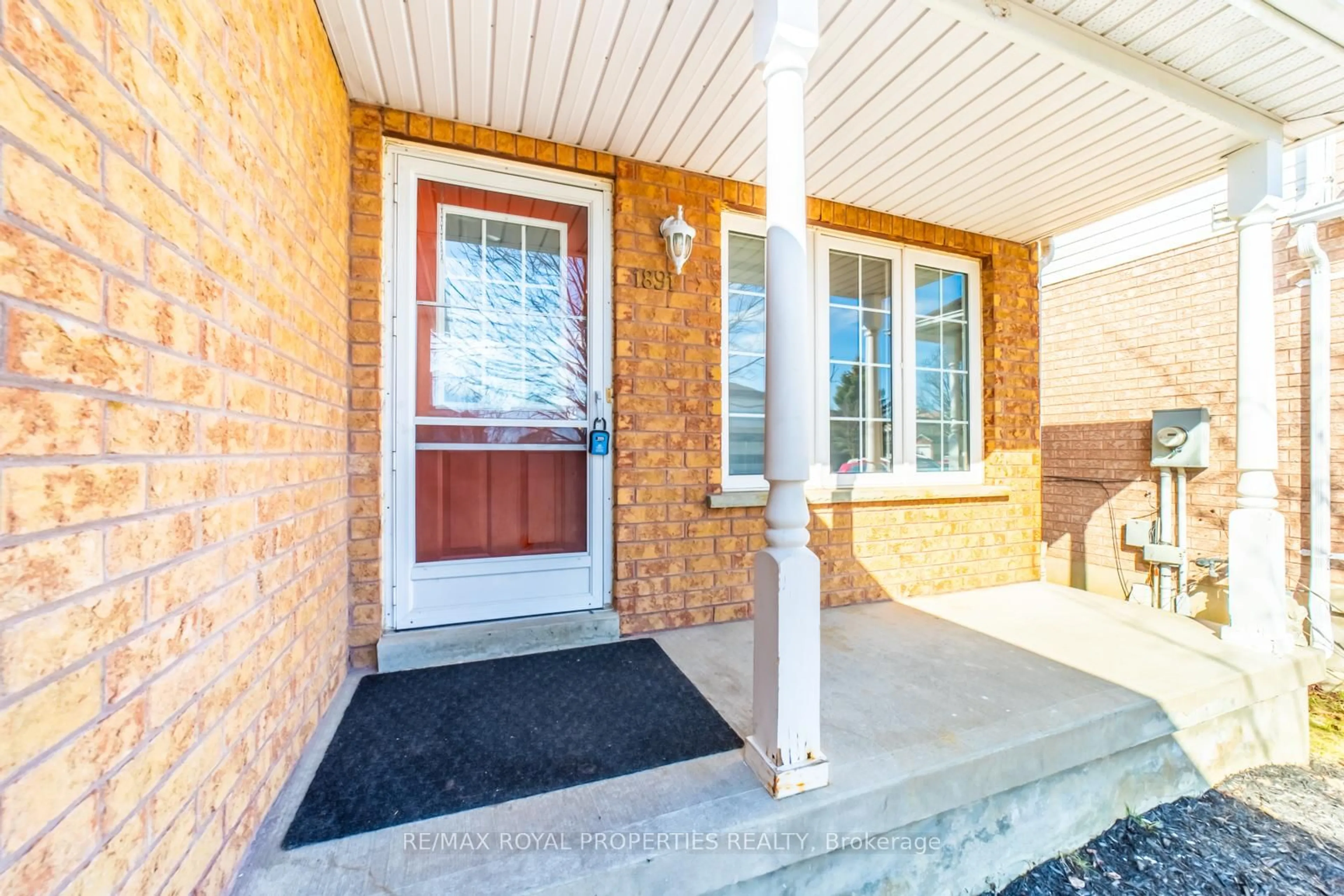 Unknown for 1891 Dalhousie Cres, Oshawa Ontario L1G 8C4