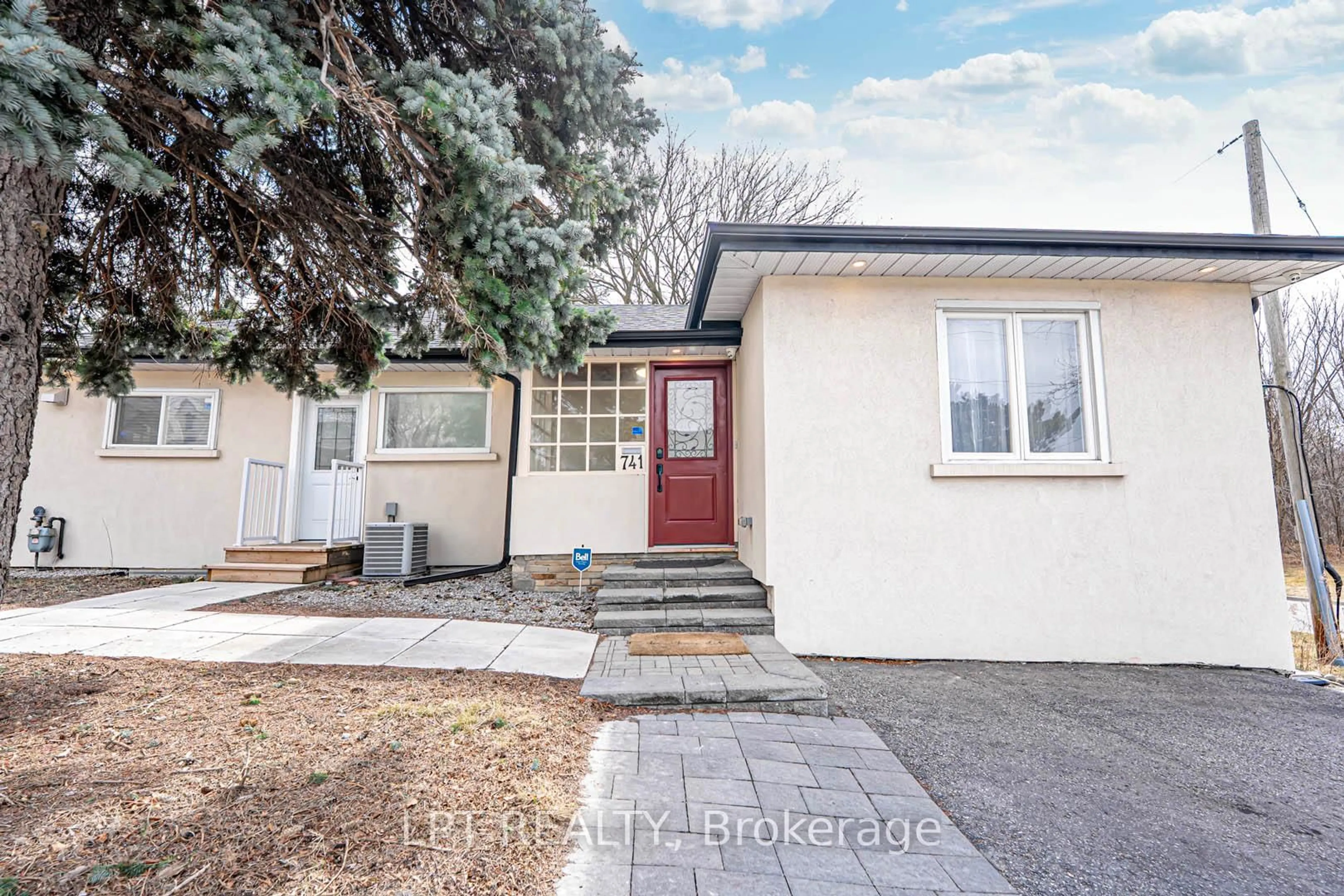 Unknown for 741 King St, Oshawa Ontario L1H 1H1