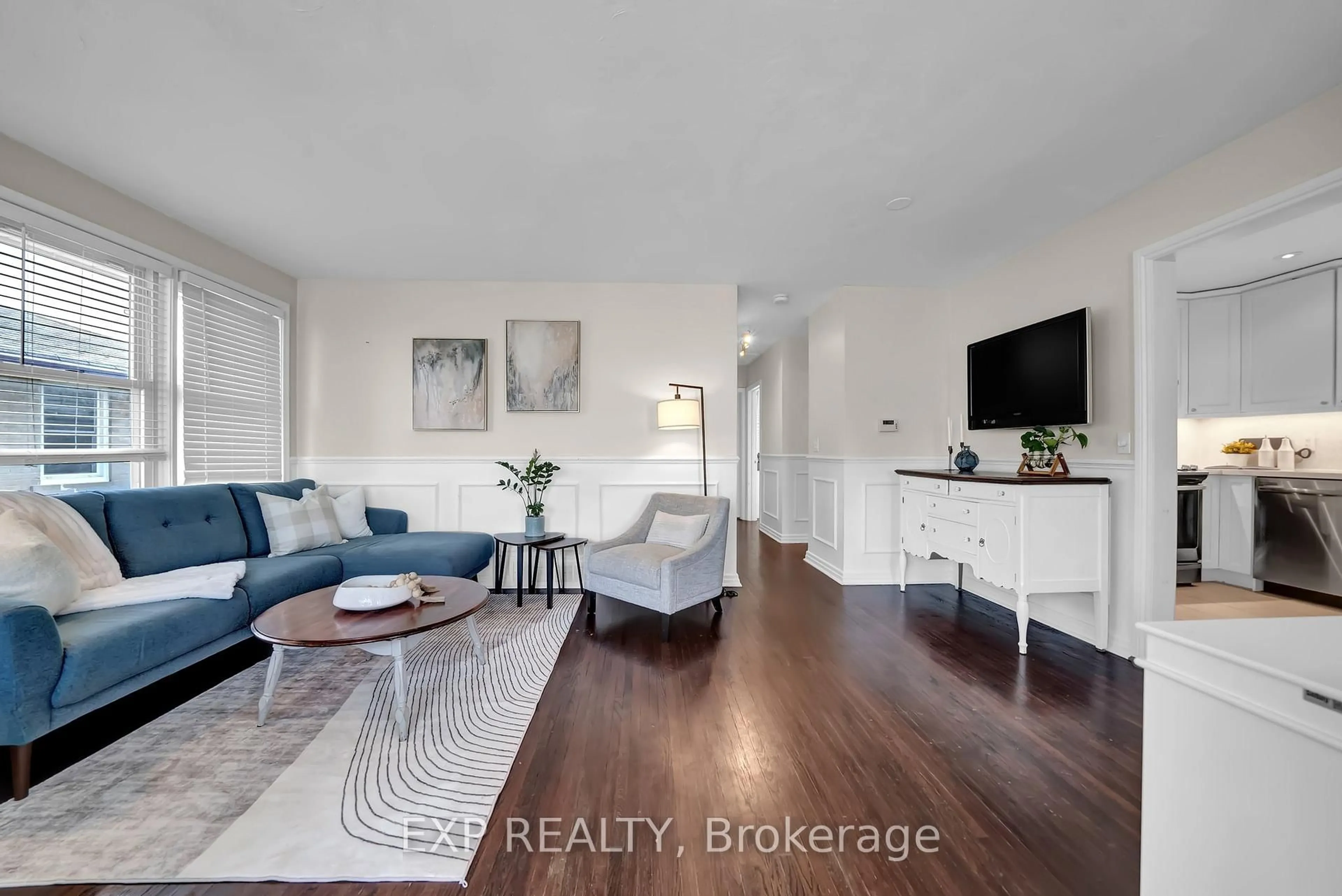 Living room with furniture, wood/laminate floor for 449 Emerald Ave, Oshawa Ontario L1J 1K3