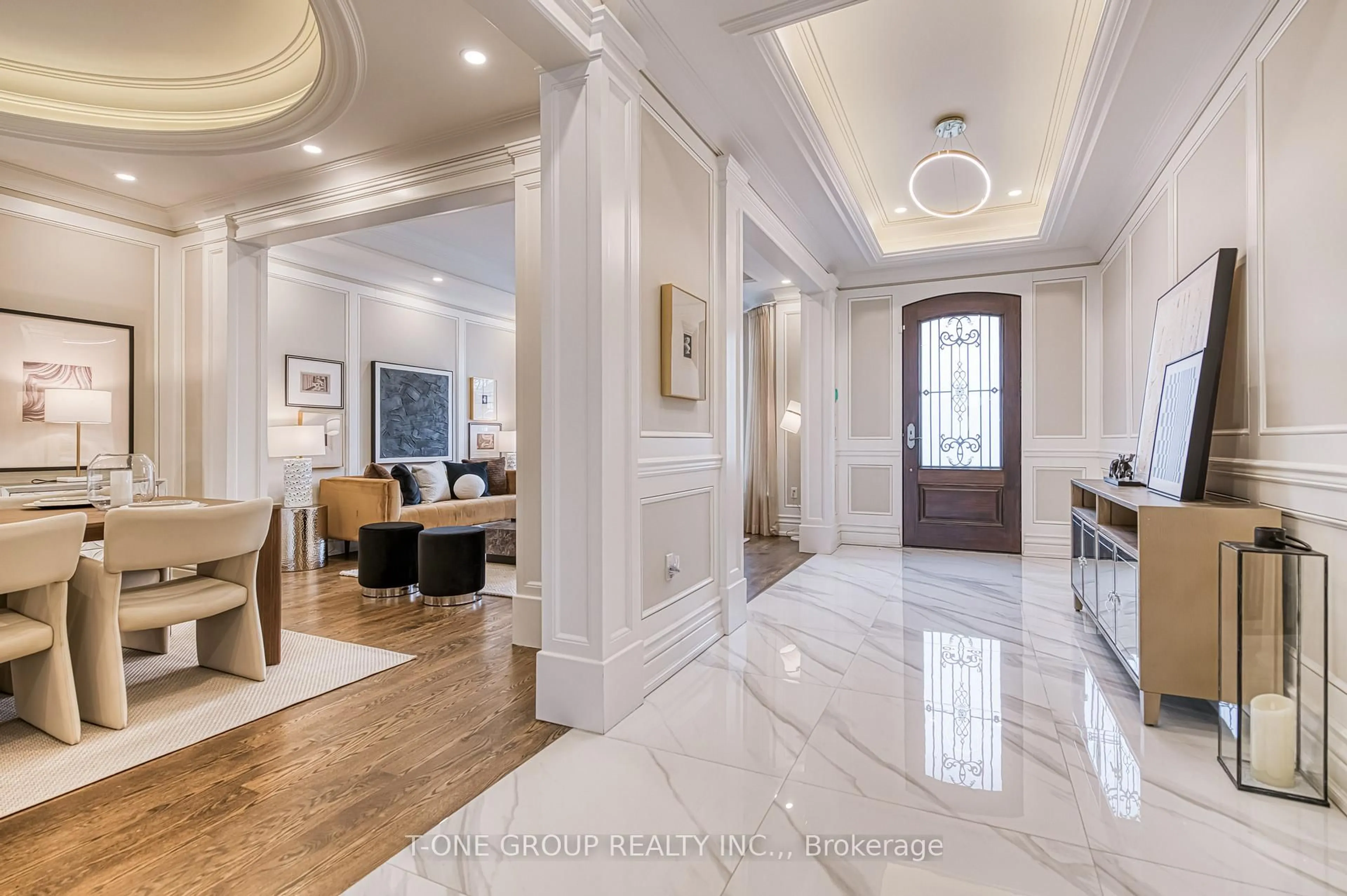 Indoor entryway for 63 Fishleigh Dr, Toronto Ontario M1N 1H3