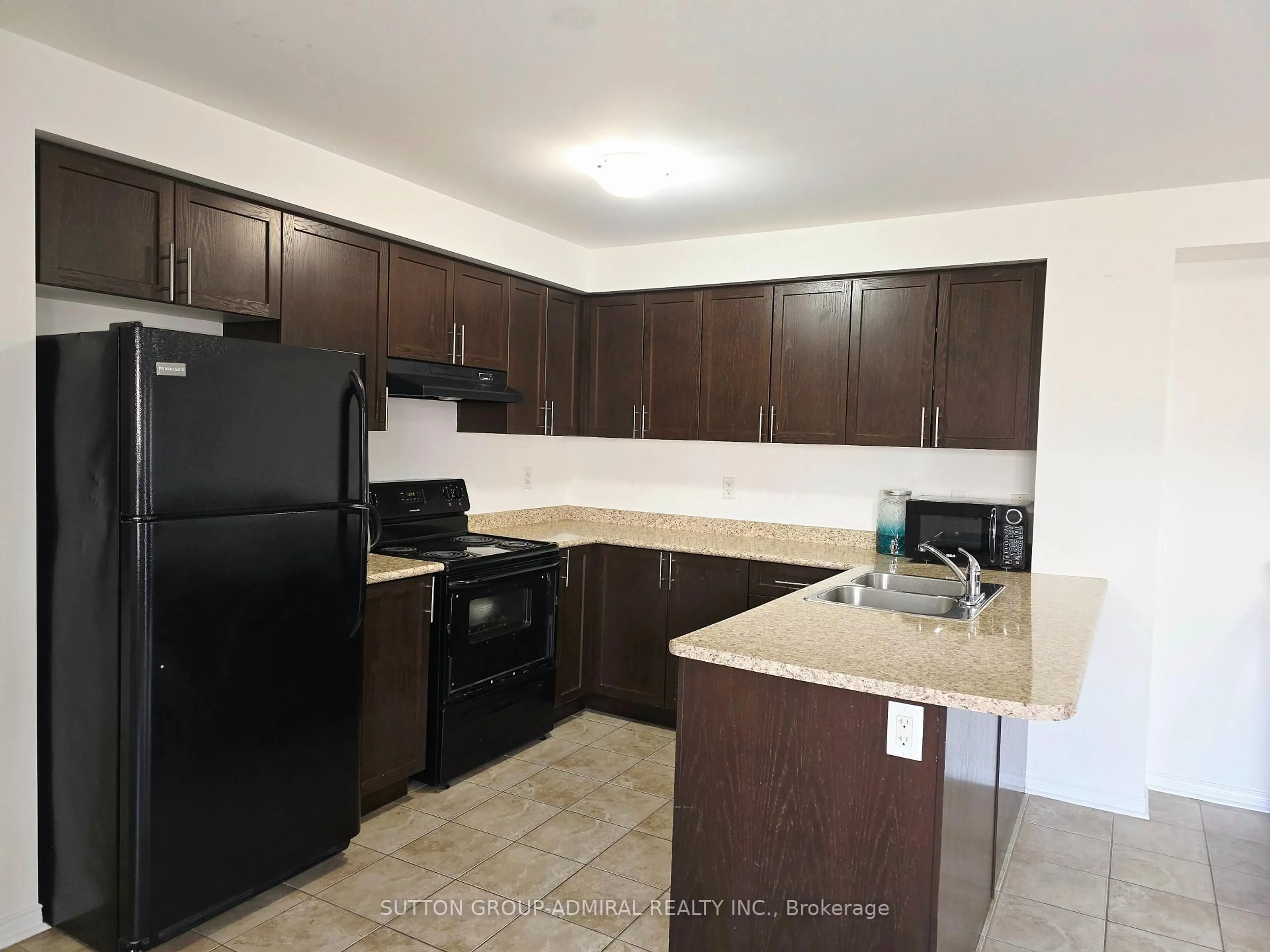 Standard kitchen, unknown for 1113 Schooling Dr, Oshawa Ontario L1H 7K5