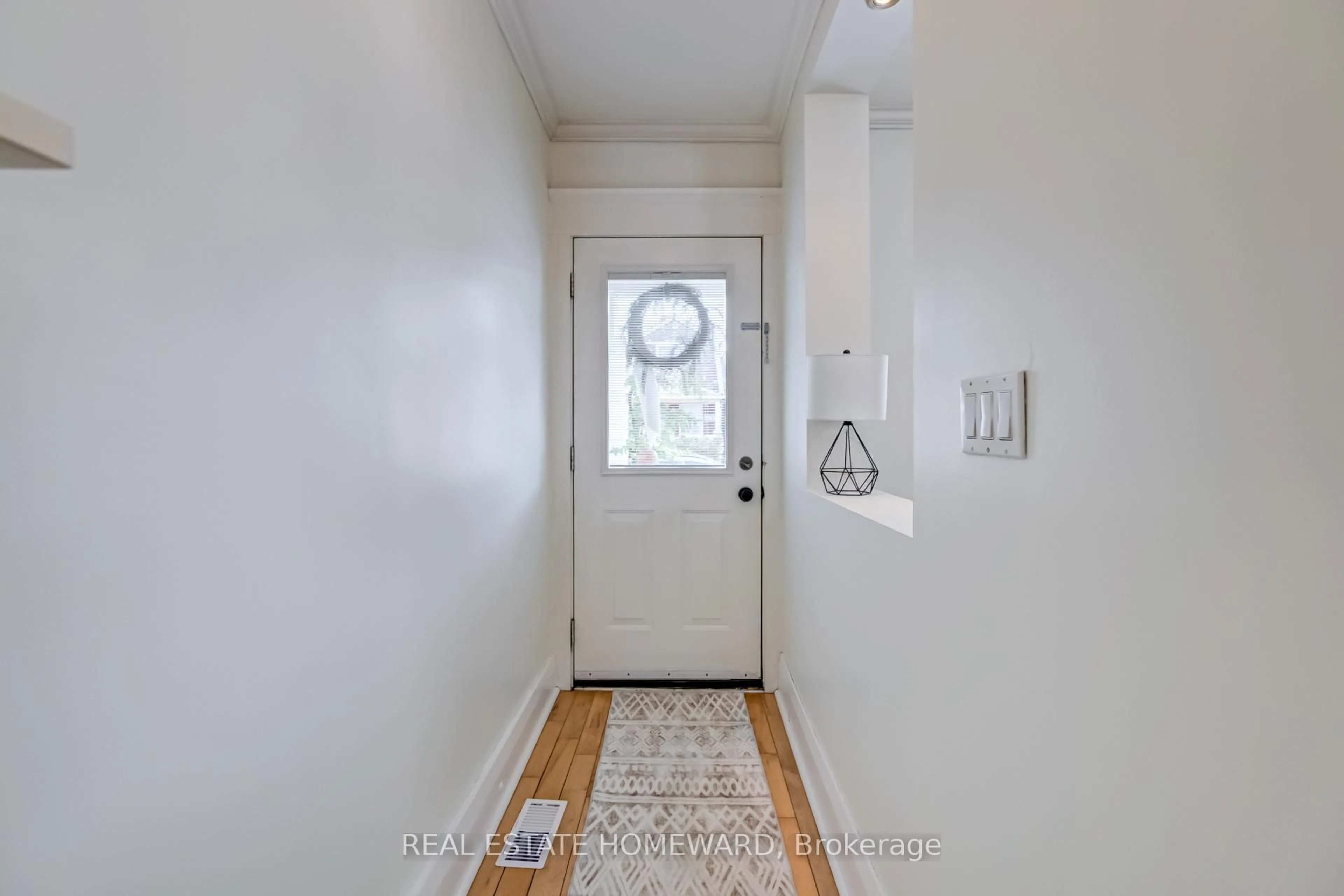 Indoor entryway for 68 Wayland Ave, Toronto Ontario M4E 3C9