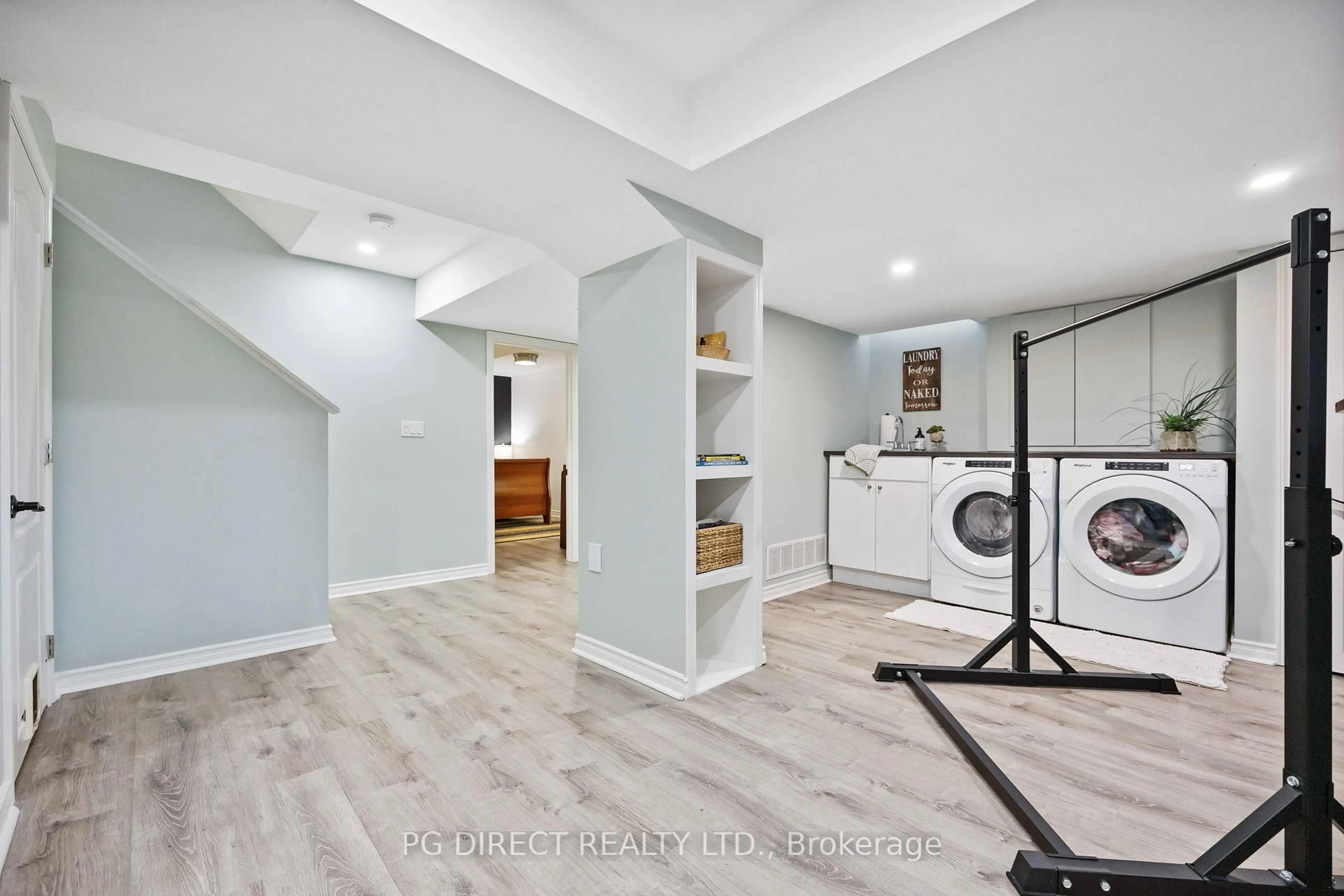 Laundry room for 62 Kenilworth Cres, Whitby Ontario L1M 2M6