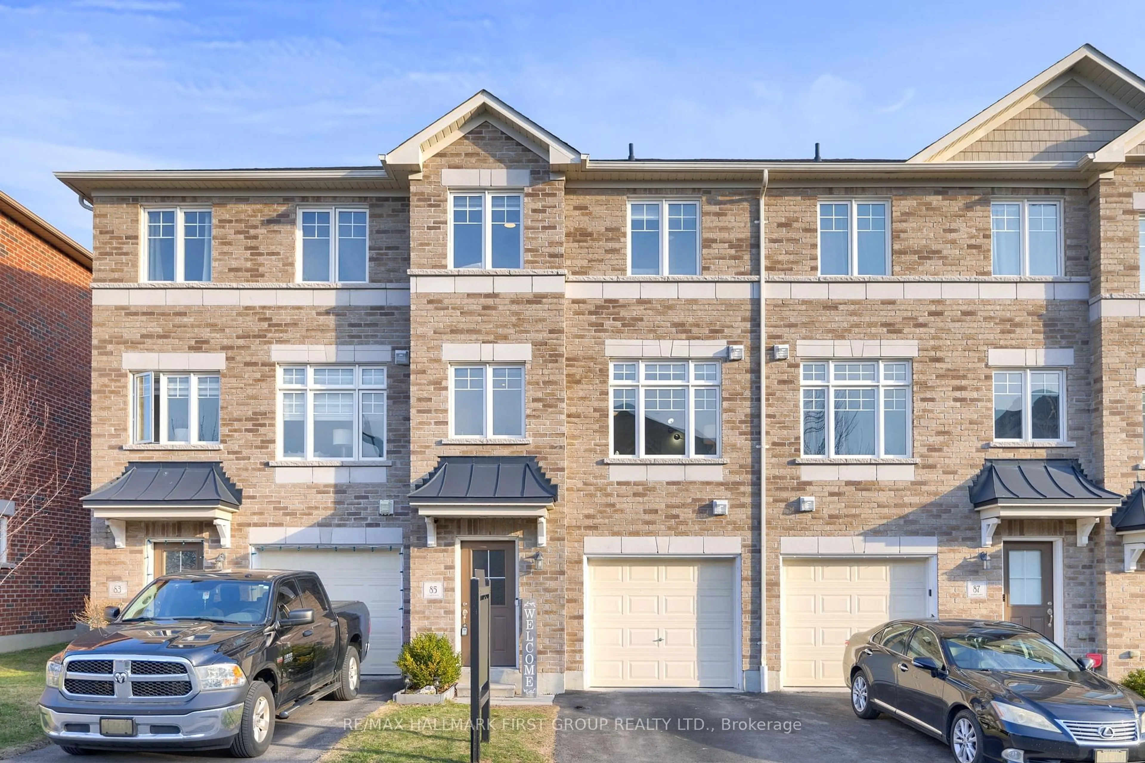 A pic from outside/outdoor area/front of a property/back of a property/a pic from drone, street for 85 Markham Tr, Clarington Ontario L1C 0S4