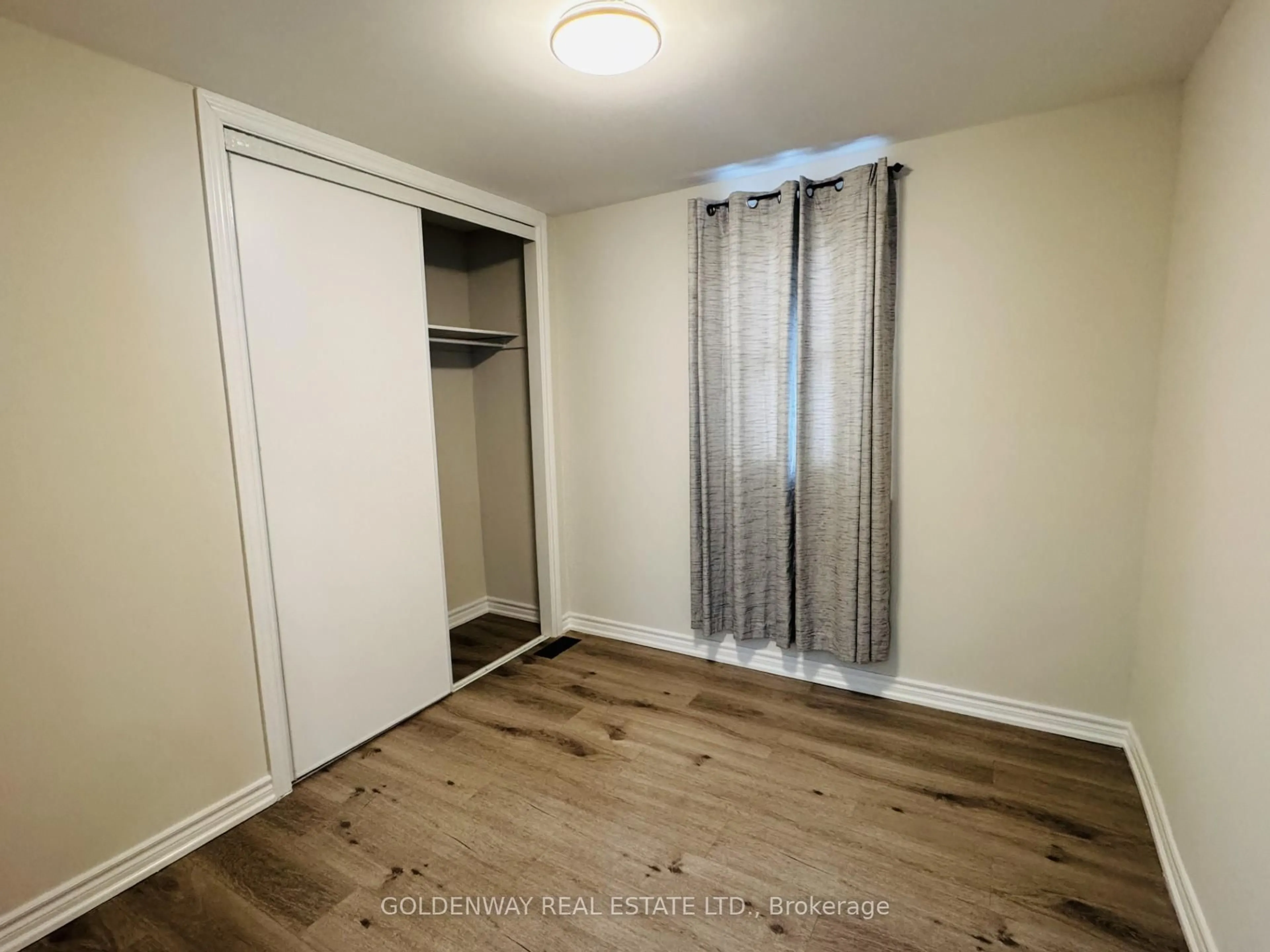 A pic of a room for 1286 Cedar St, Oshawa Ontario L1J 3S2
